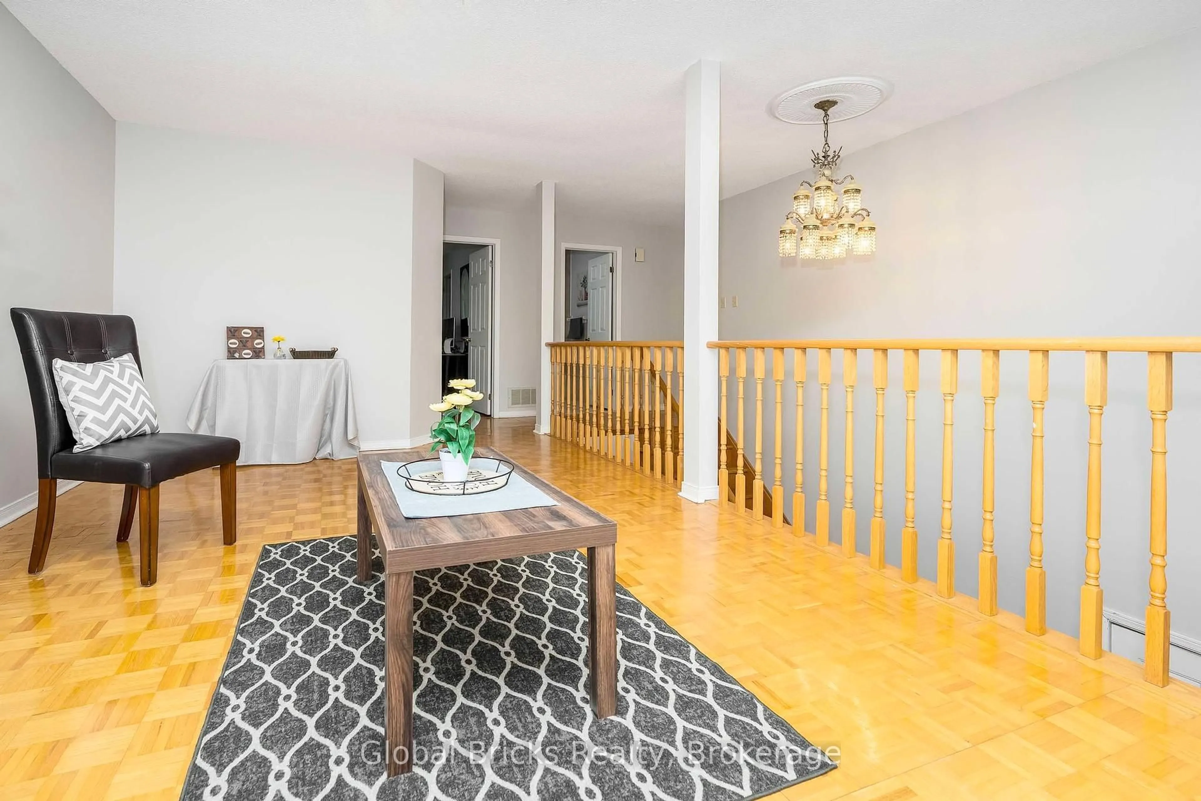 Indoor foyer for 573 Mosley St, Wasaga Beach Ontario L9Z 2J4