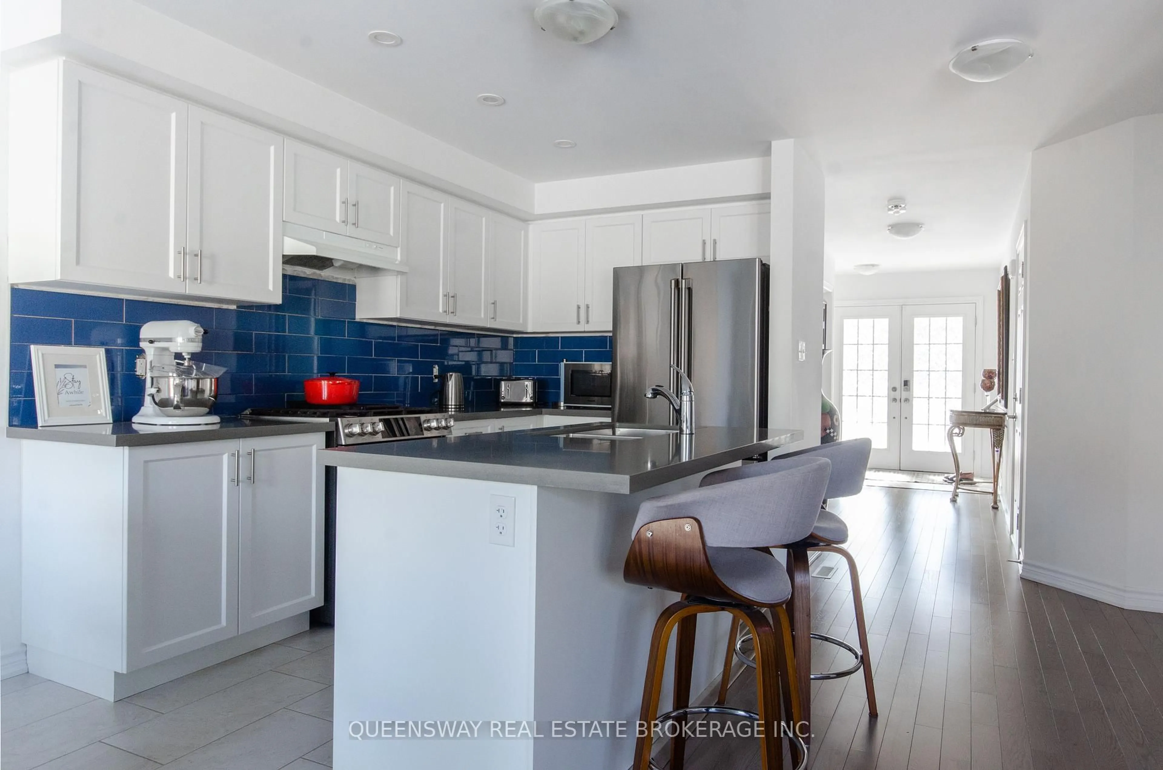Open concept kitchen, ceramic/tile floor for 69 Alaskan Hts, Barrie Ontario L9J 0H9