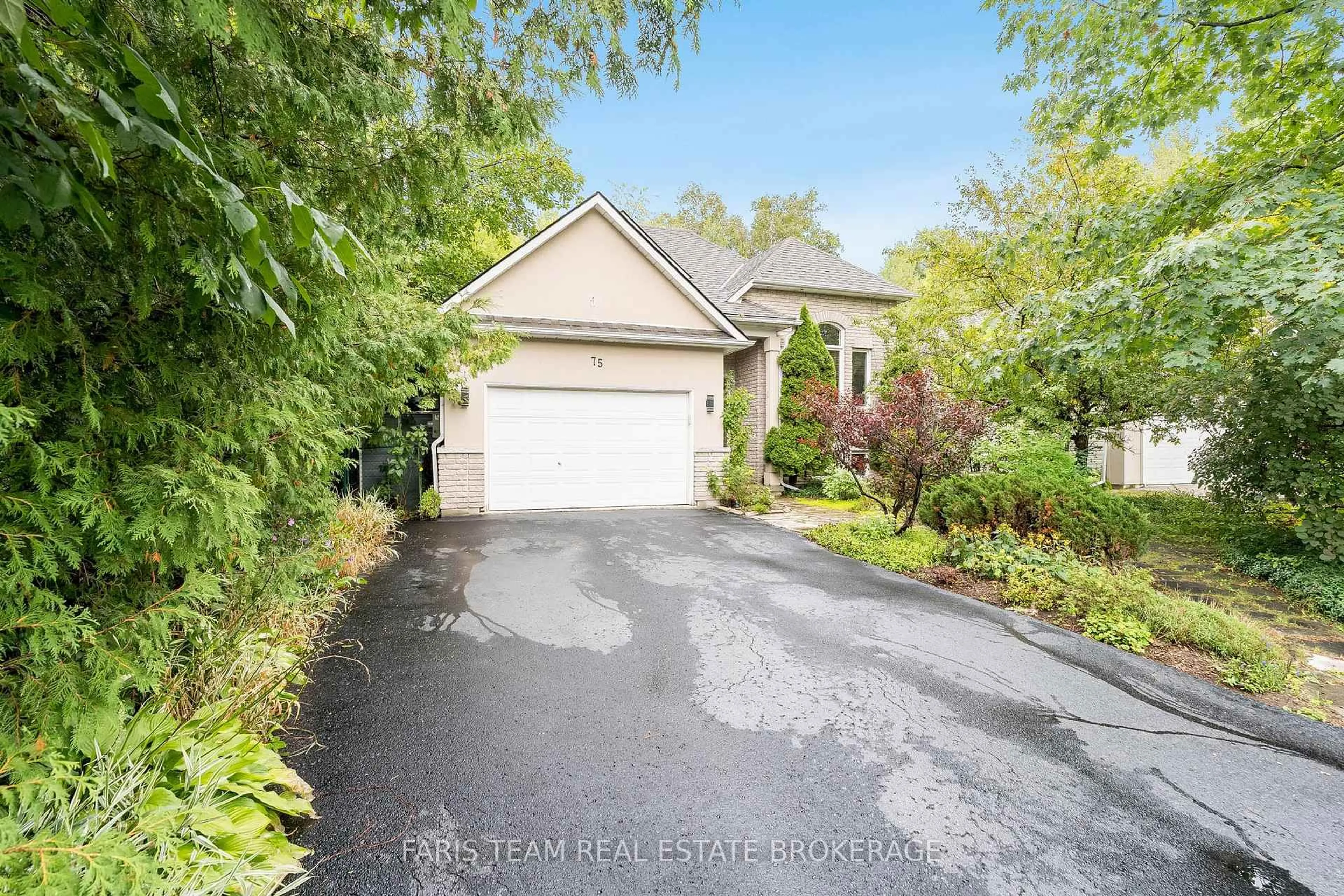 A pic from outside/outdoor area/front of a property/back of a property/a pic from drone, water/lake/river/ocean view for 75 62nd St, Wasaga Beach Ontario L9Z 1V5
