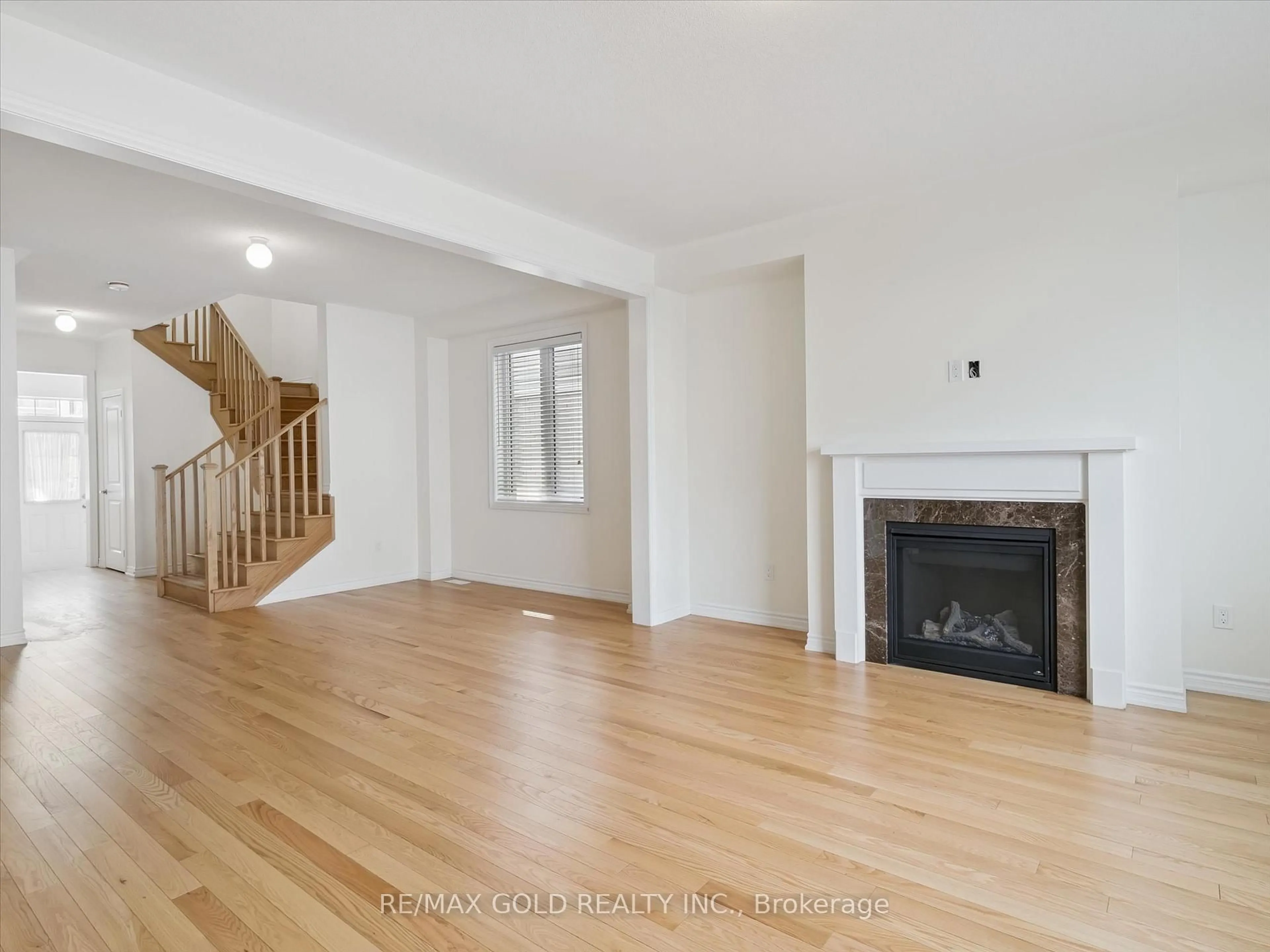 Unknown for 6 Bannister Rd, Barrie Ontario L9J 0L5