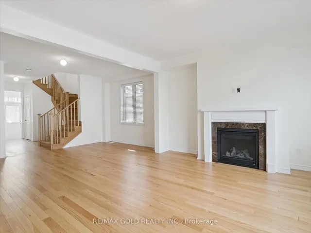 6 Bannister Rd, Barrie 4