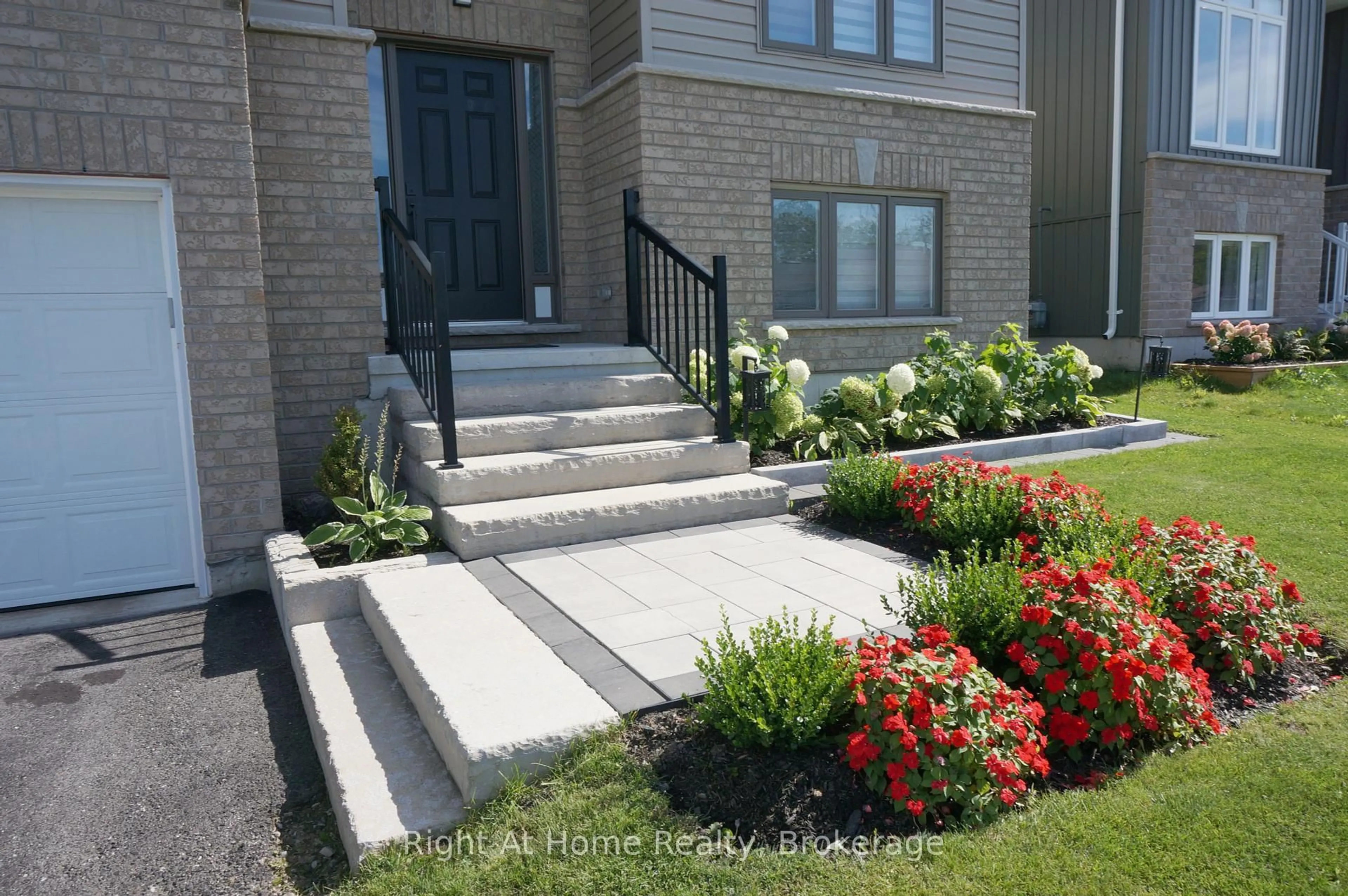Indoor entryway for 23 Ralph Dalton Blvd, Tay Ontario L0K 2A0