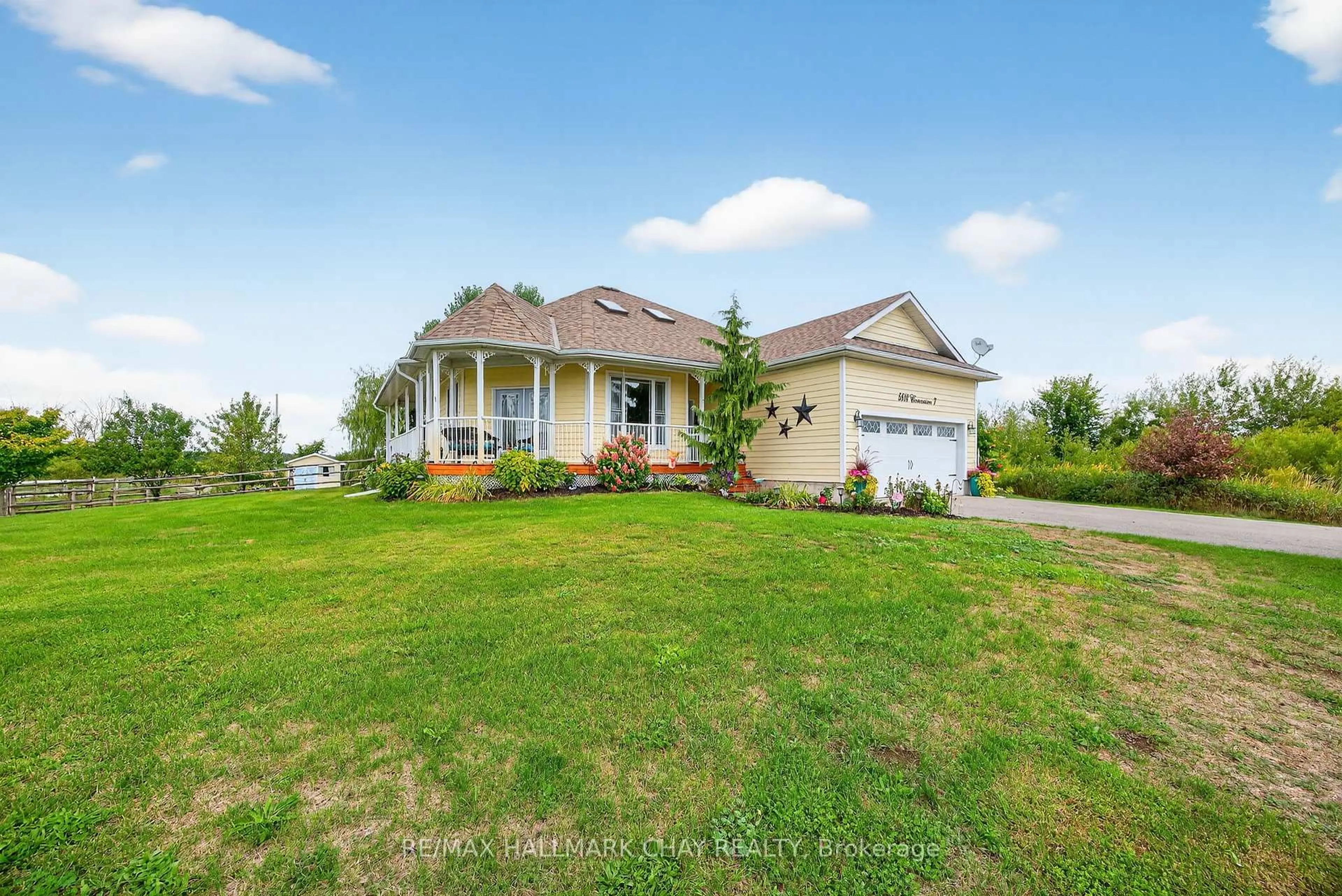 A pic from outside/outdoor area/front of a property/back of a property/a pic from drone, unknown for 5518 Conc 7 Sunnidale Concession, Clearview Ontario L0M 1N0