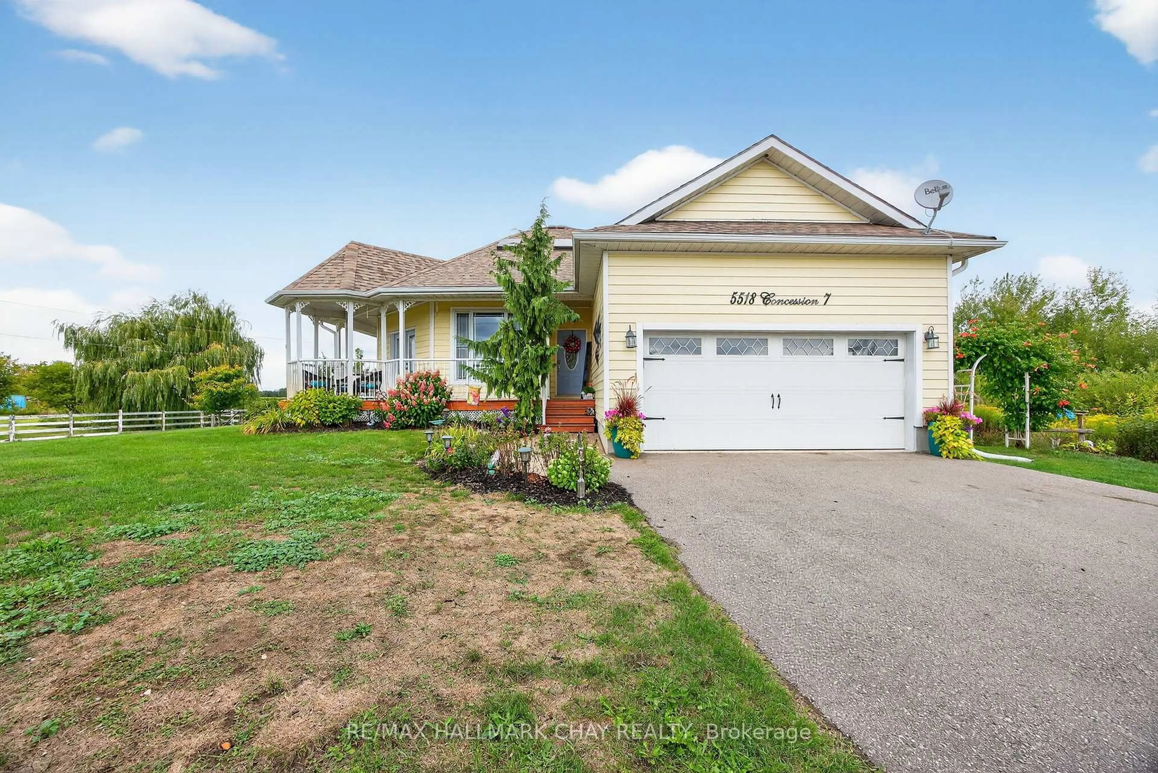 A pic from outside/outdoor area/front of a property/back of a property/a pic from drone, street for 5518 Conc 7 Sunnidale Concession, Clearview Ontario L0M 1N0