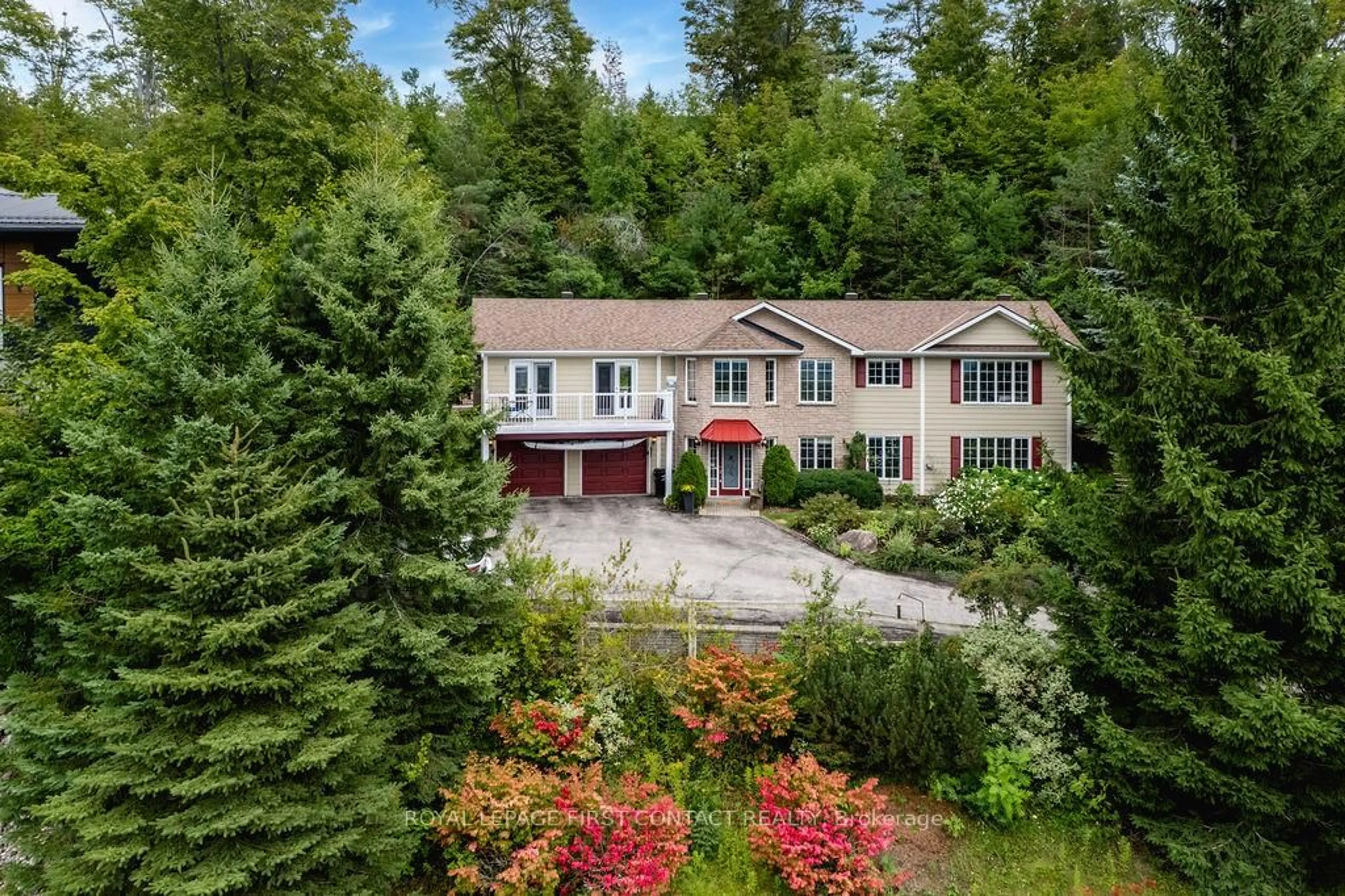 A pic from outside/outdoor area/front of a property/back of a property/a pic from drone, unknown for 14 Valleycrest Dr, Oro-Medonte Ontario L0L 2L0