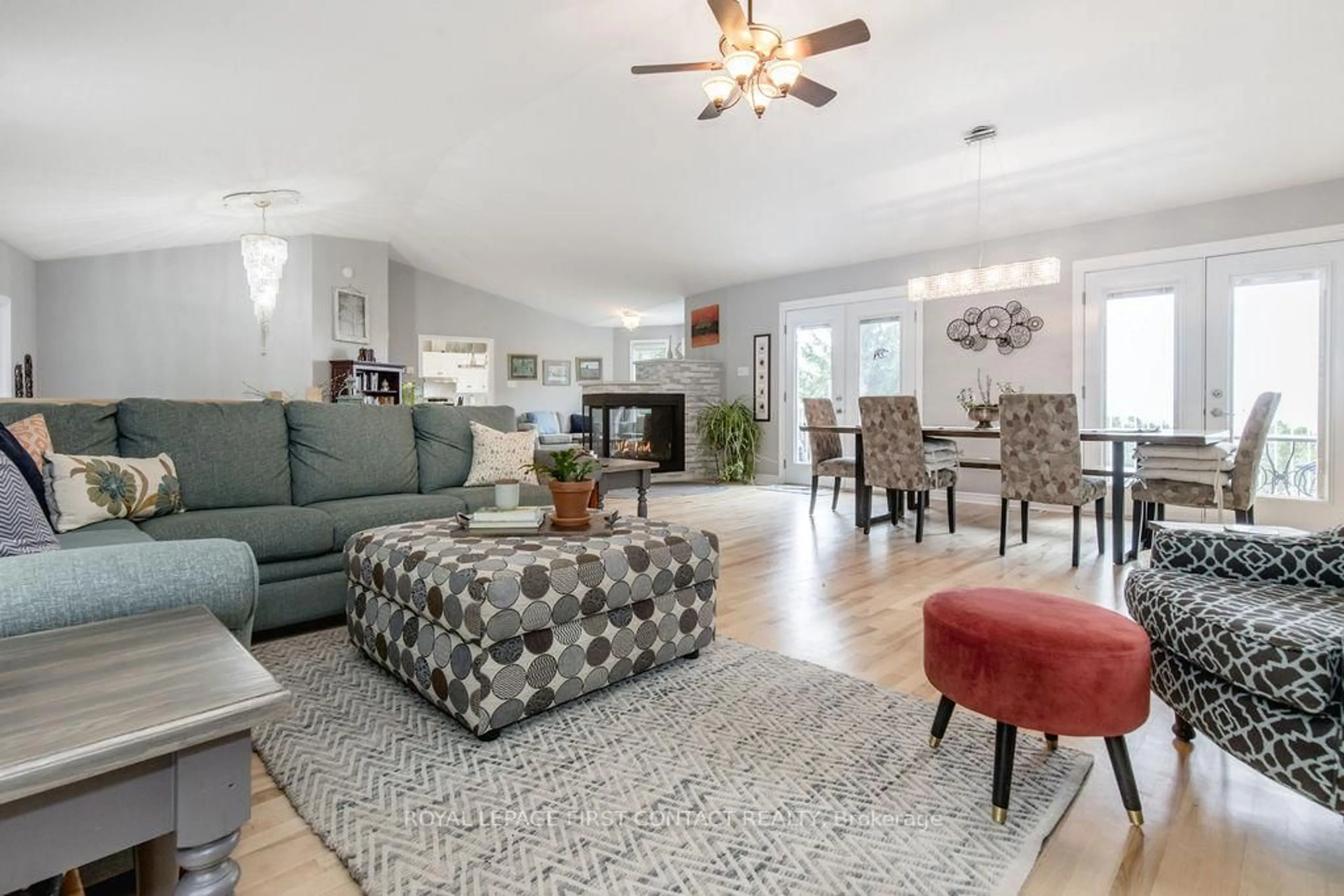 Living room with furniture, unknown for 14 Valleycrest Dr, Oro-Medonte Ontario L0L 2L0