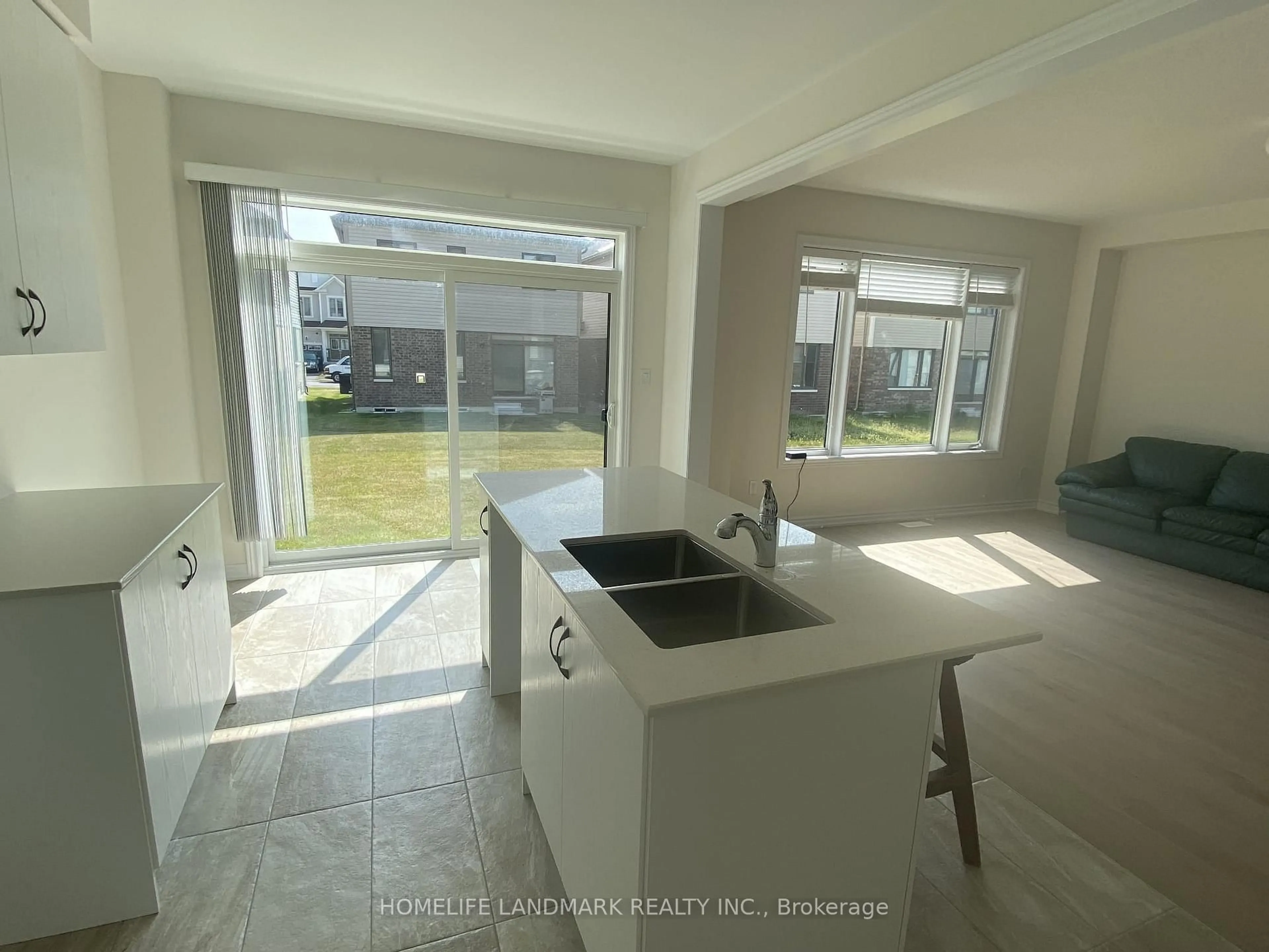 Unknown for 36 Rochester Dr, Barrie Ontario L9S 2Z8