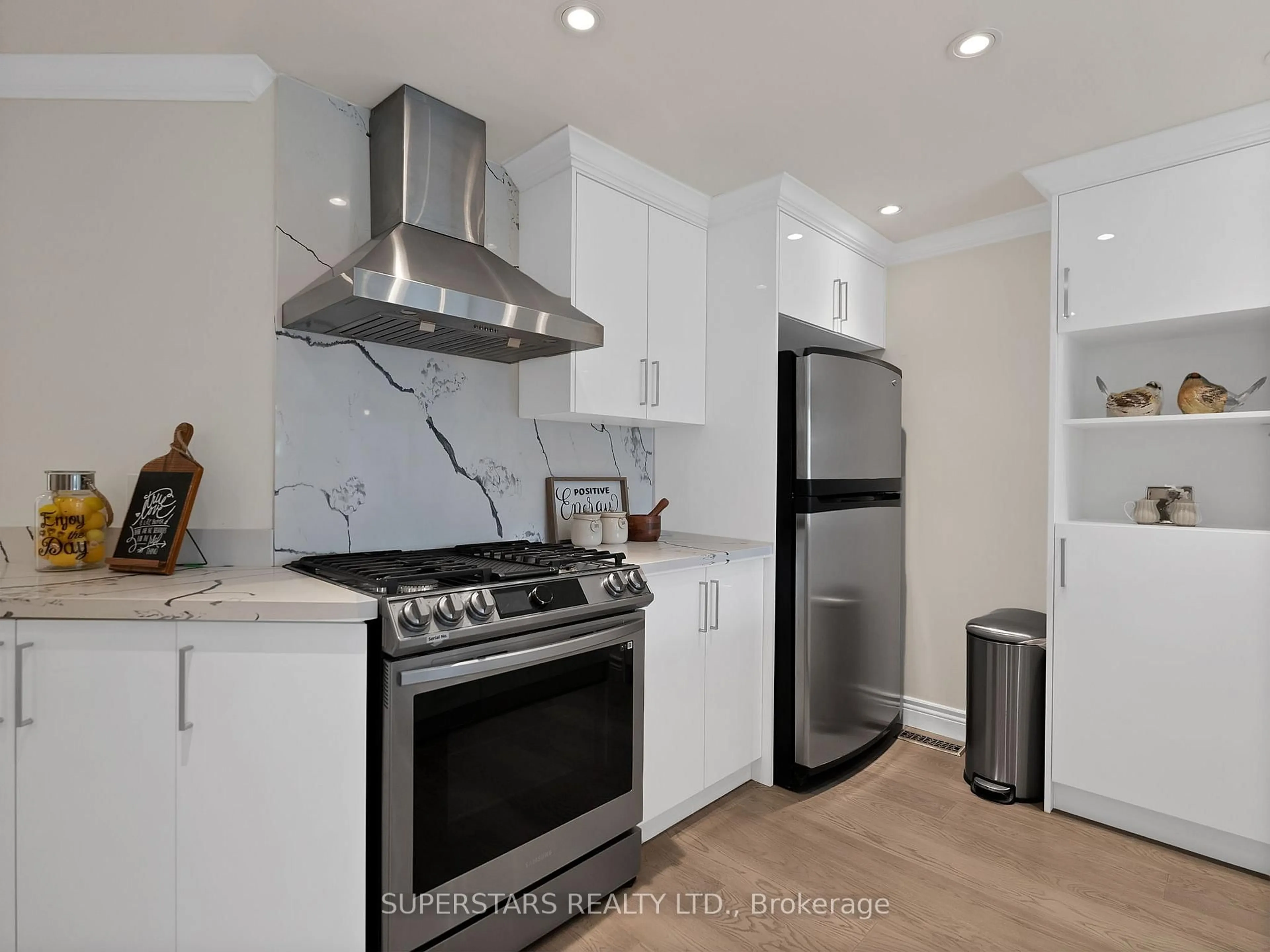 Unknown for 109 Lee Cres, Barrie Ontario L3Z 1A8