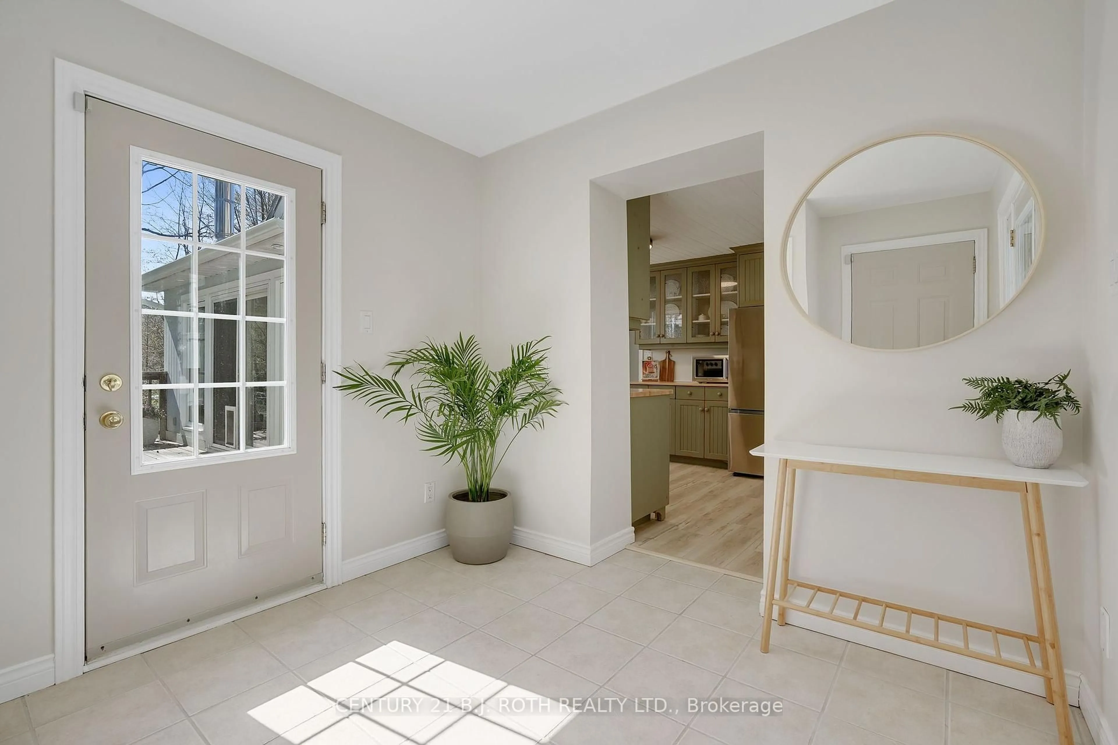 Indoor entryway for 88 Finlay Mill Rd, Springwater Ontario L9X 0L6