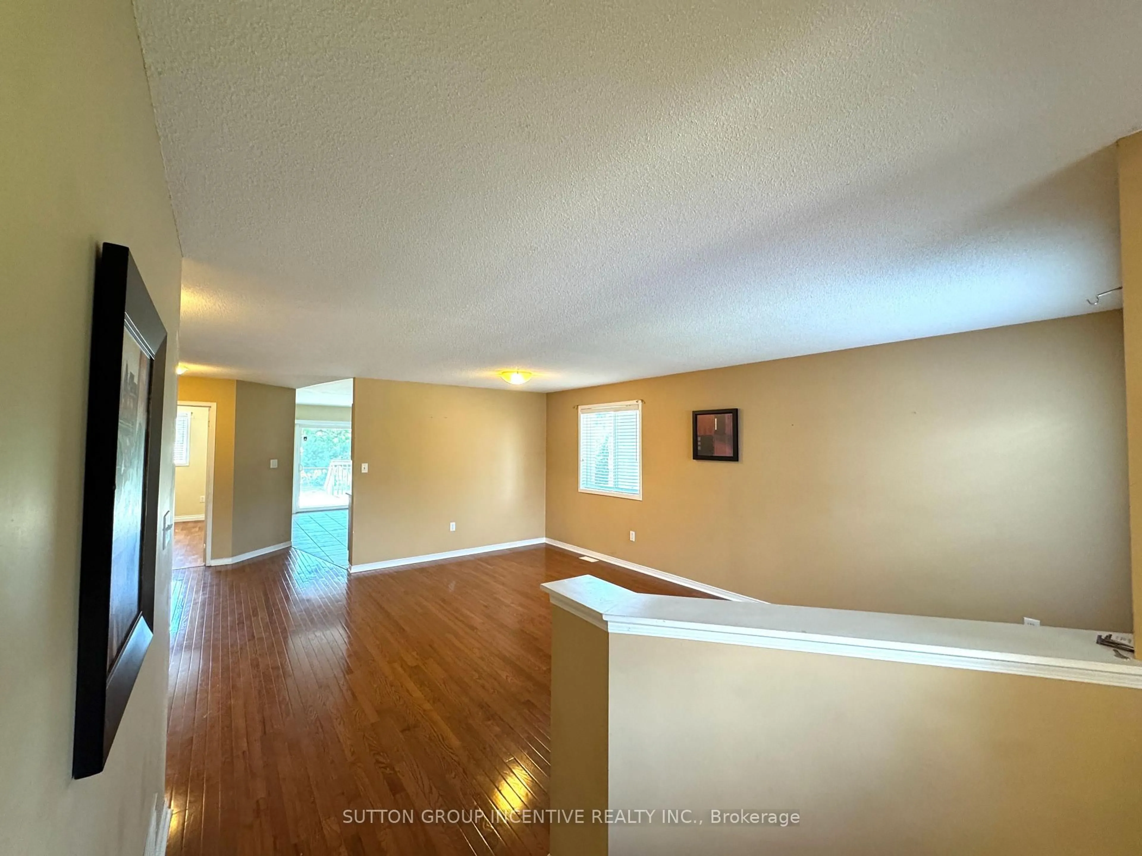 Unknown for 13 Commonwealth Rd, Barrie Ontario L4M 7J6