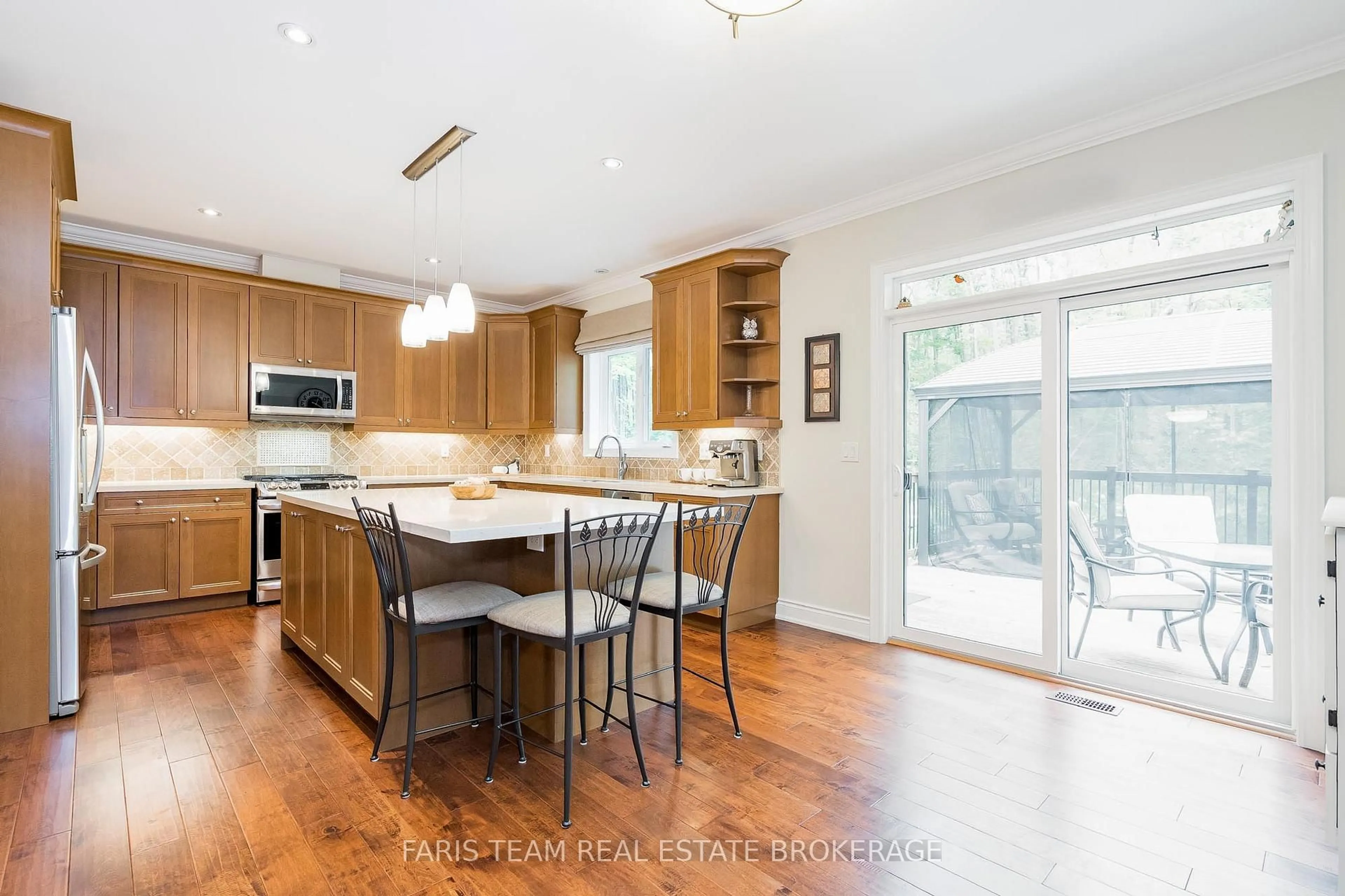 Open concept kitchen, unknown for 1559 Rimkey Cres, Severn Ontario L3V 0E9