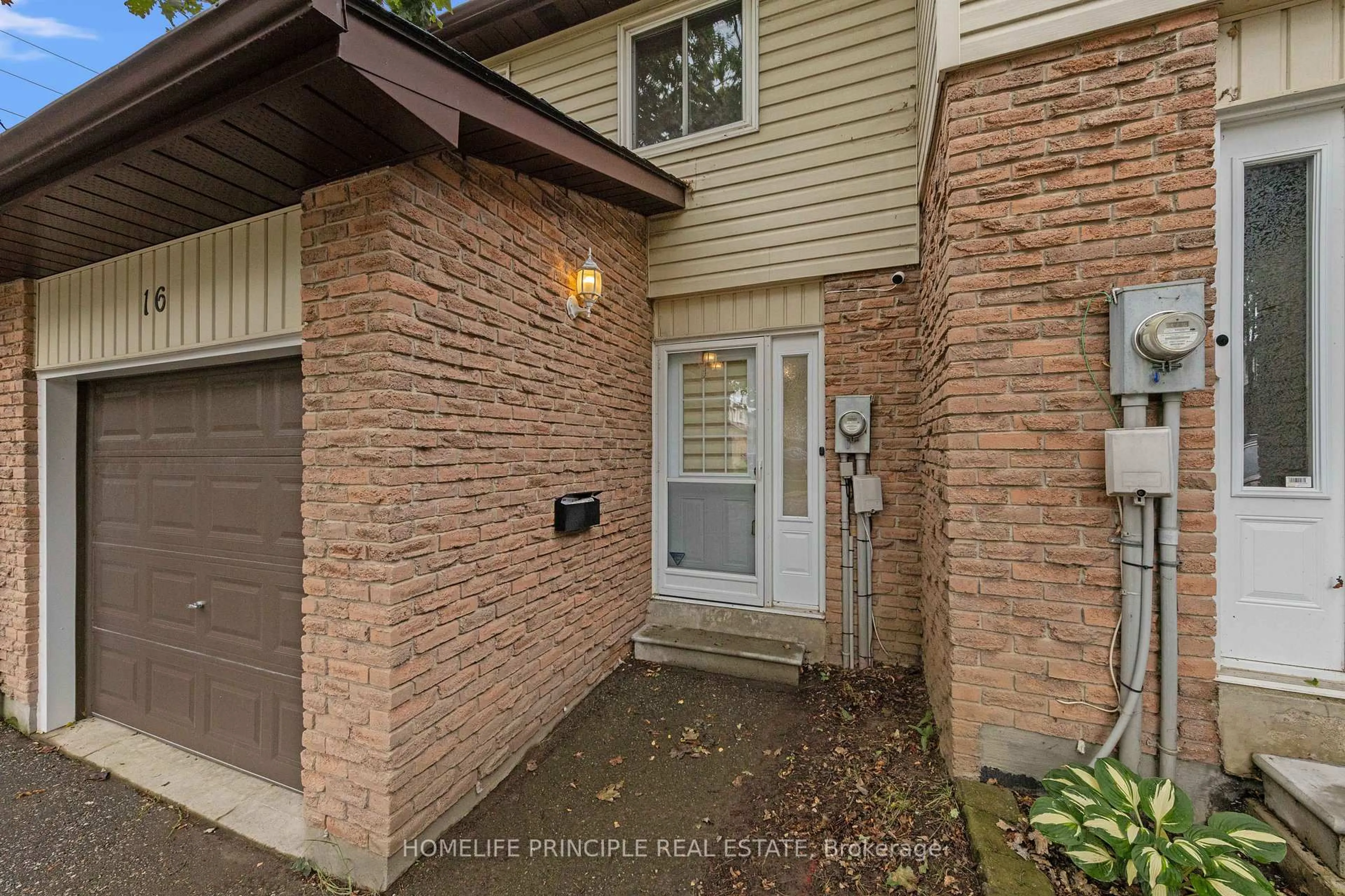 Unknown for 261 Rose St #16, Barrie Ontario L4M 2V3