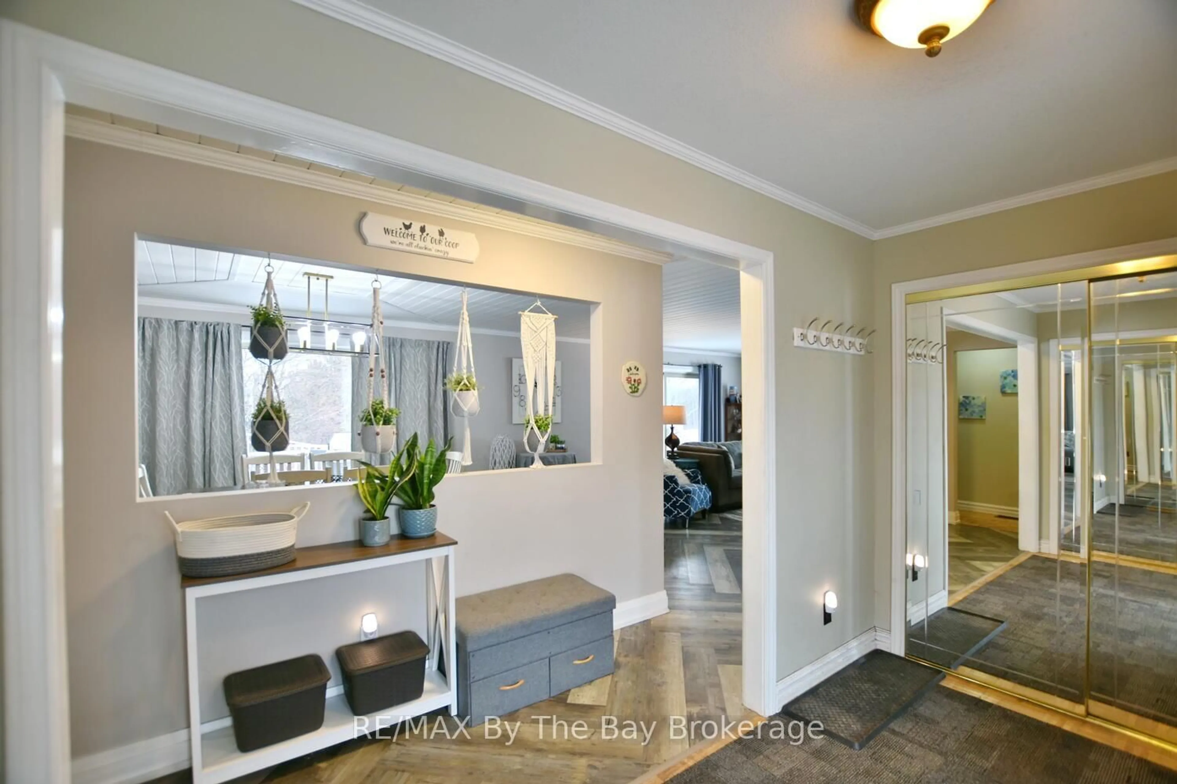 Indoor entryway for 193 14 Concession, Tiny Ontario L9M 2H7