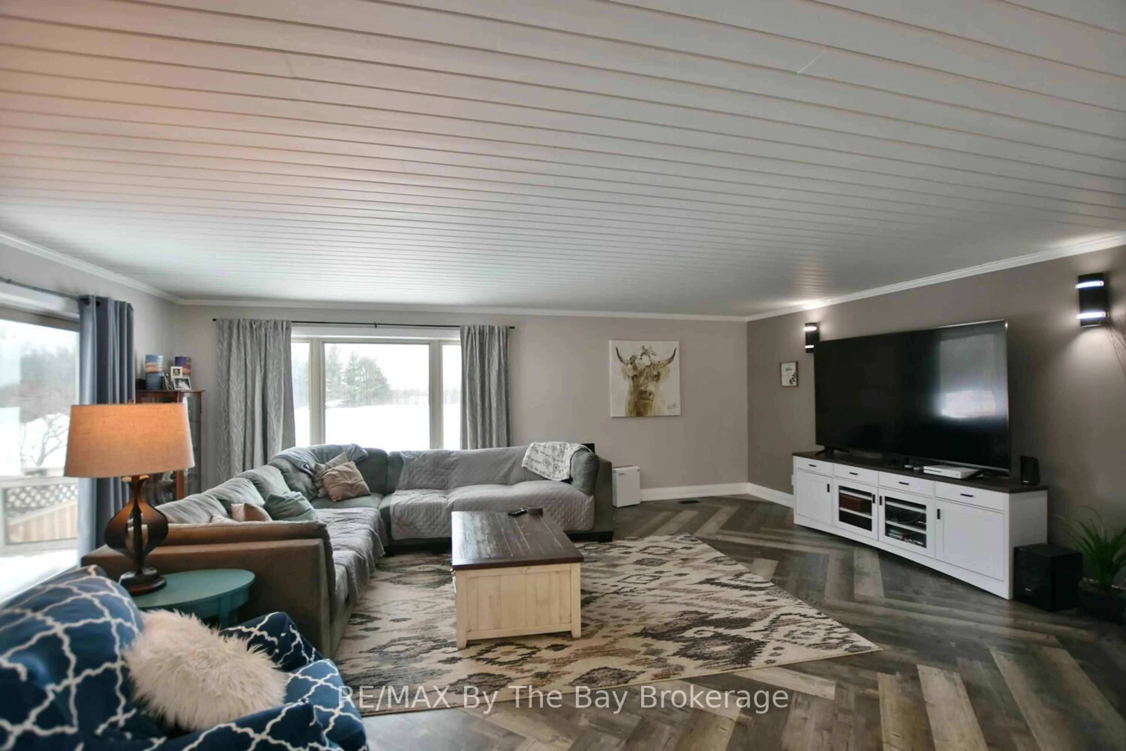 Living room with furniture, unknown for 193 14 Concession, Tiny Ontario L9M 2H7