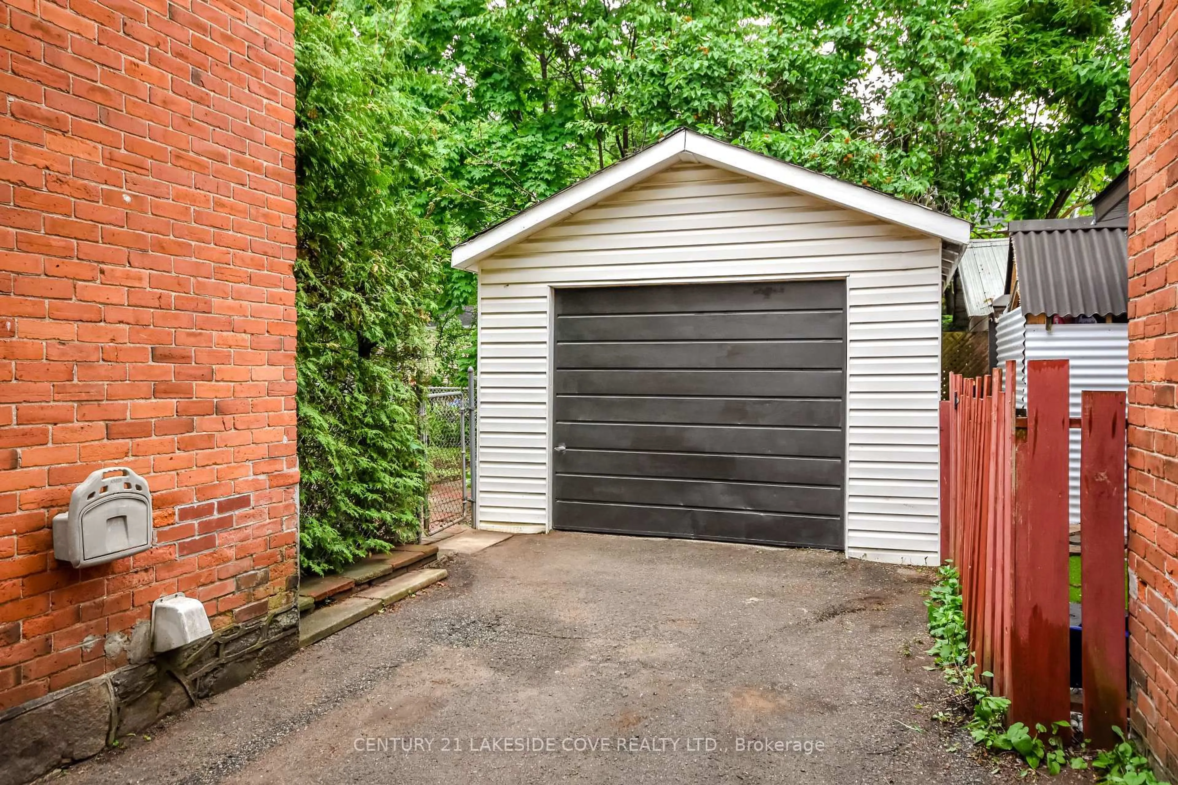 Indoor garage for 74 Penetang St, Orillia Ontario L3V 3N5