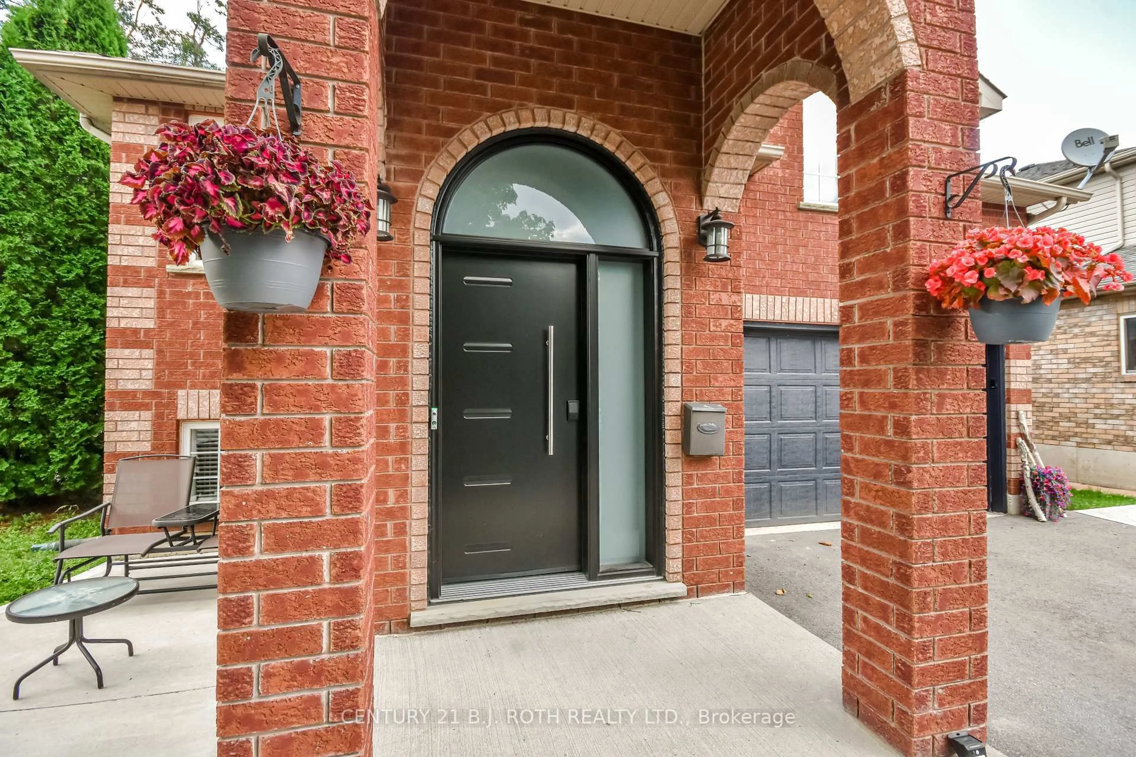 Unknown for 56 Monique Cres, Barrie Ontario L4M 6Y4