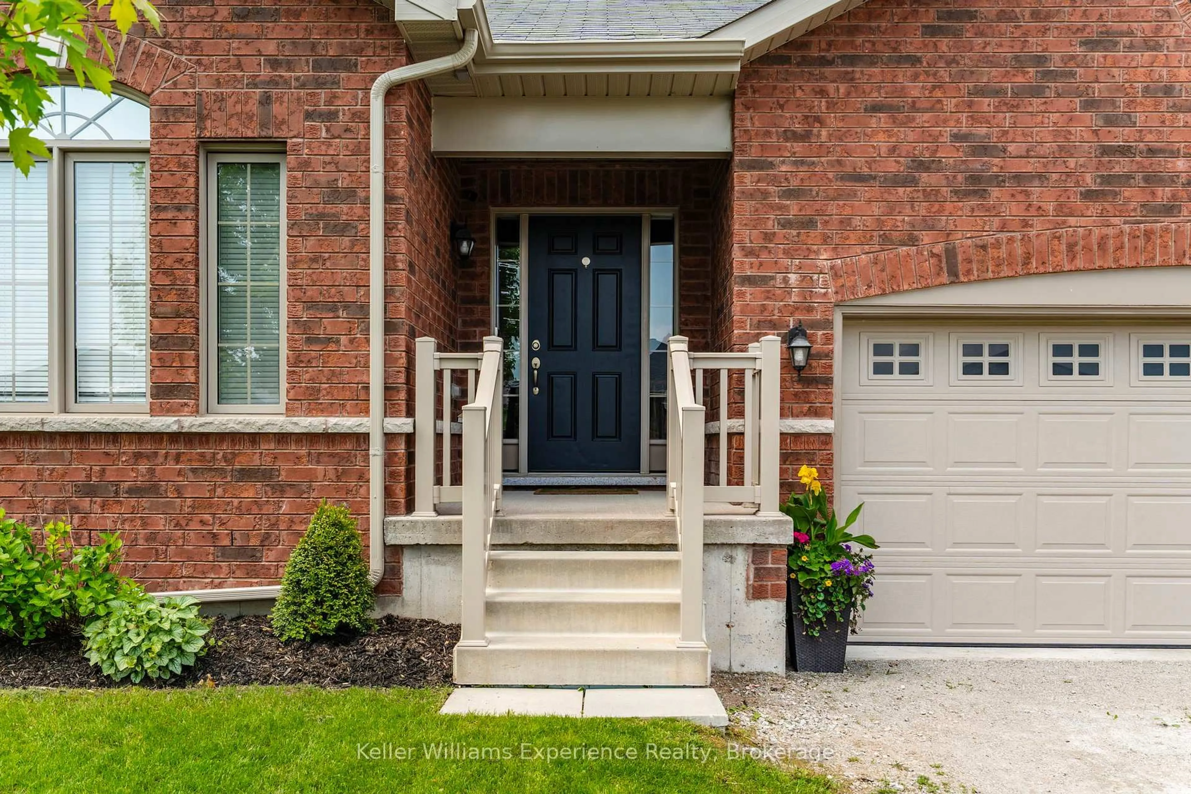 Home with brick exterior material, street for 32 Hatton Dr, Penetanguishene Ontario L9M 0V6