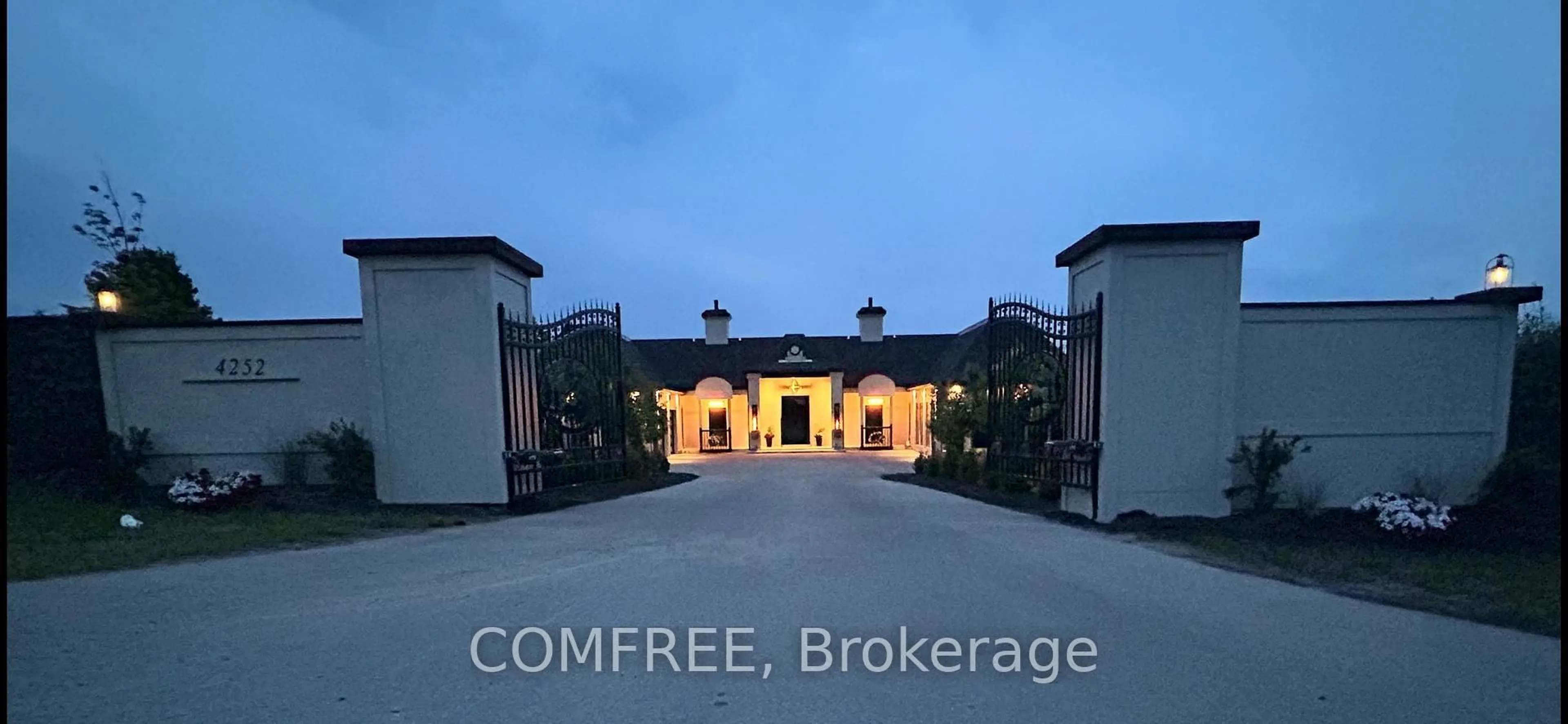A pic from outside/outdoor area/front of a property/back of a property/a pic from drone, building for 4252 Burnside Line, Severn Ontario L3V 0W1