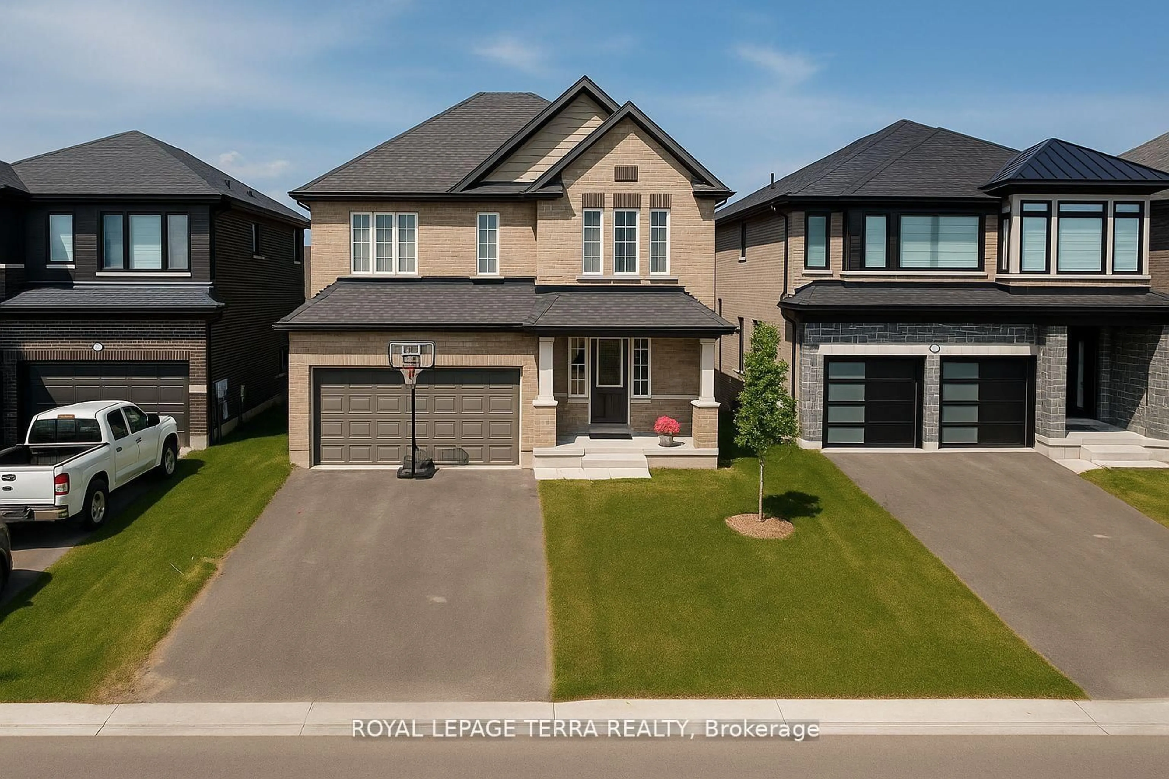 Home with brick exterior material, street for 19 Rosanne Circ, Wasaga Beach Ontario L9Z 0N4