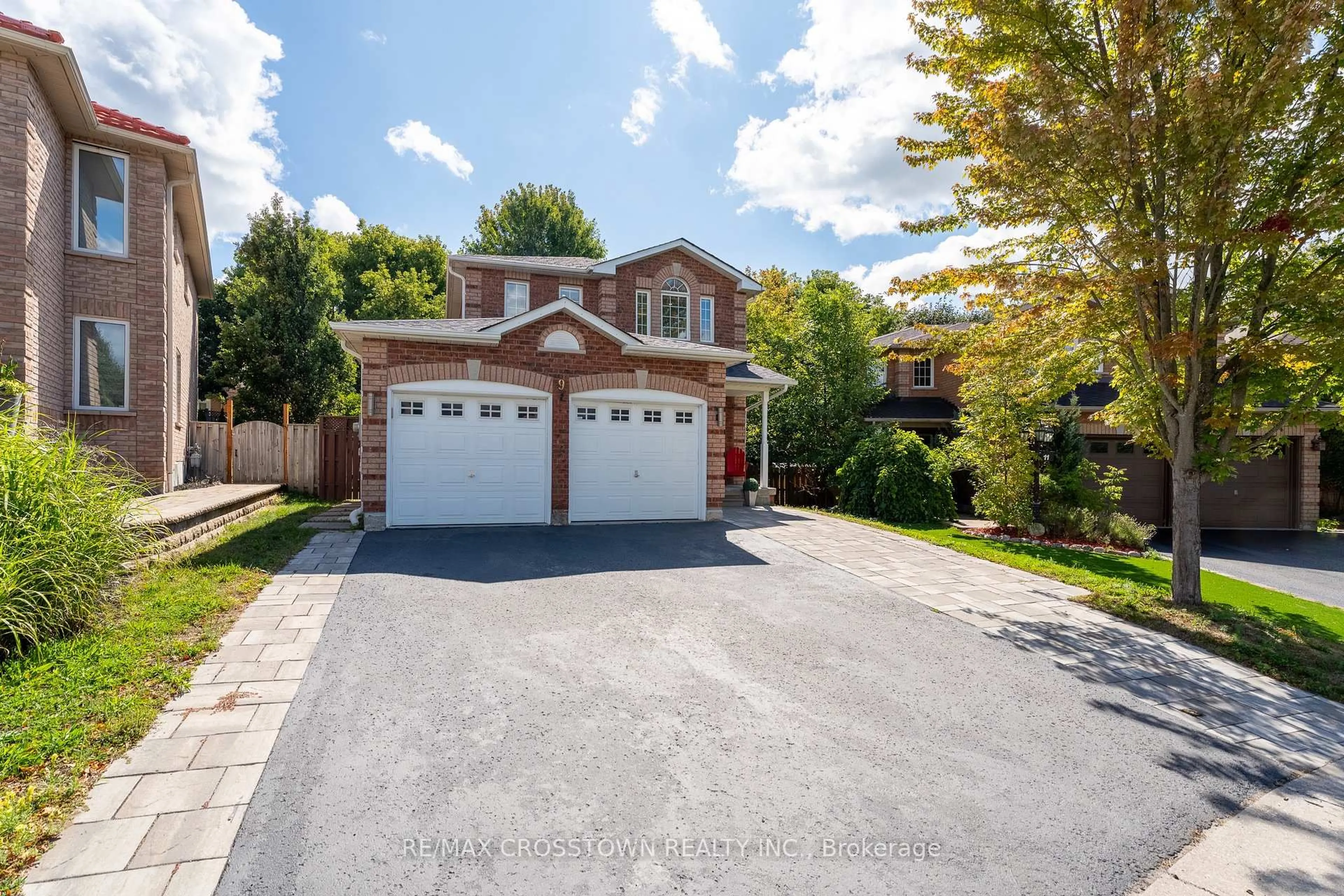 Unknown for 9 McKenzie Cres, Barrie Ontario L4N 5R5