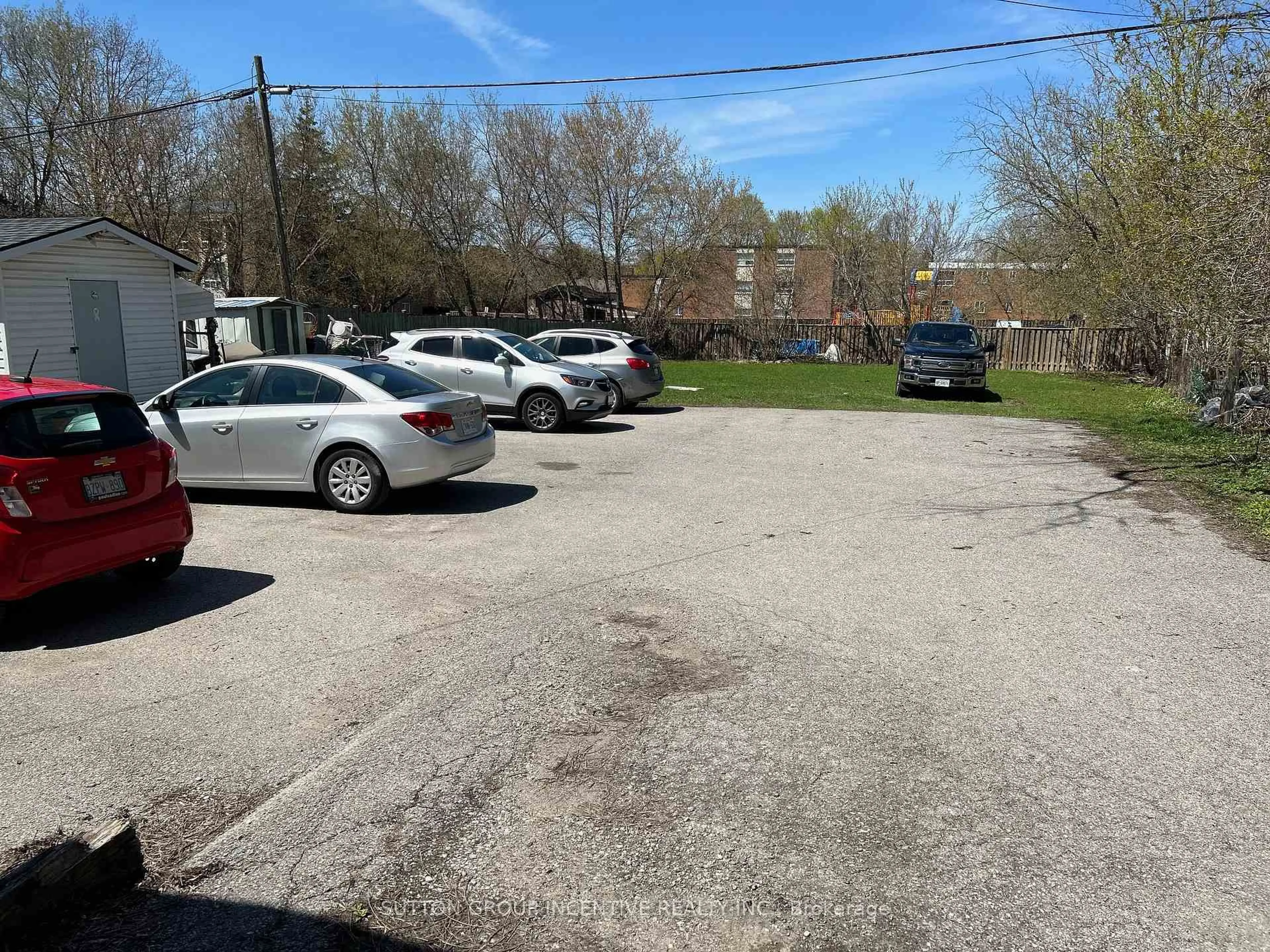 Parking for 40, 42 penetang St, Barrie Ontario L4M 1V6