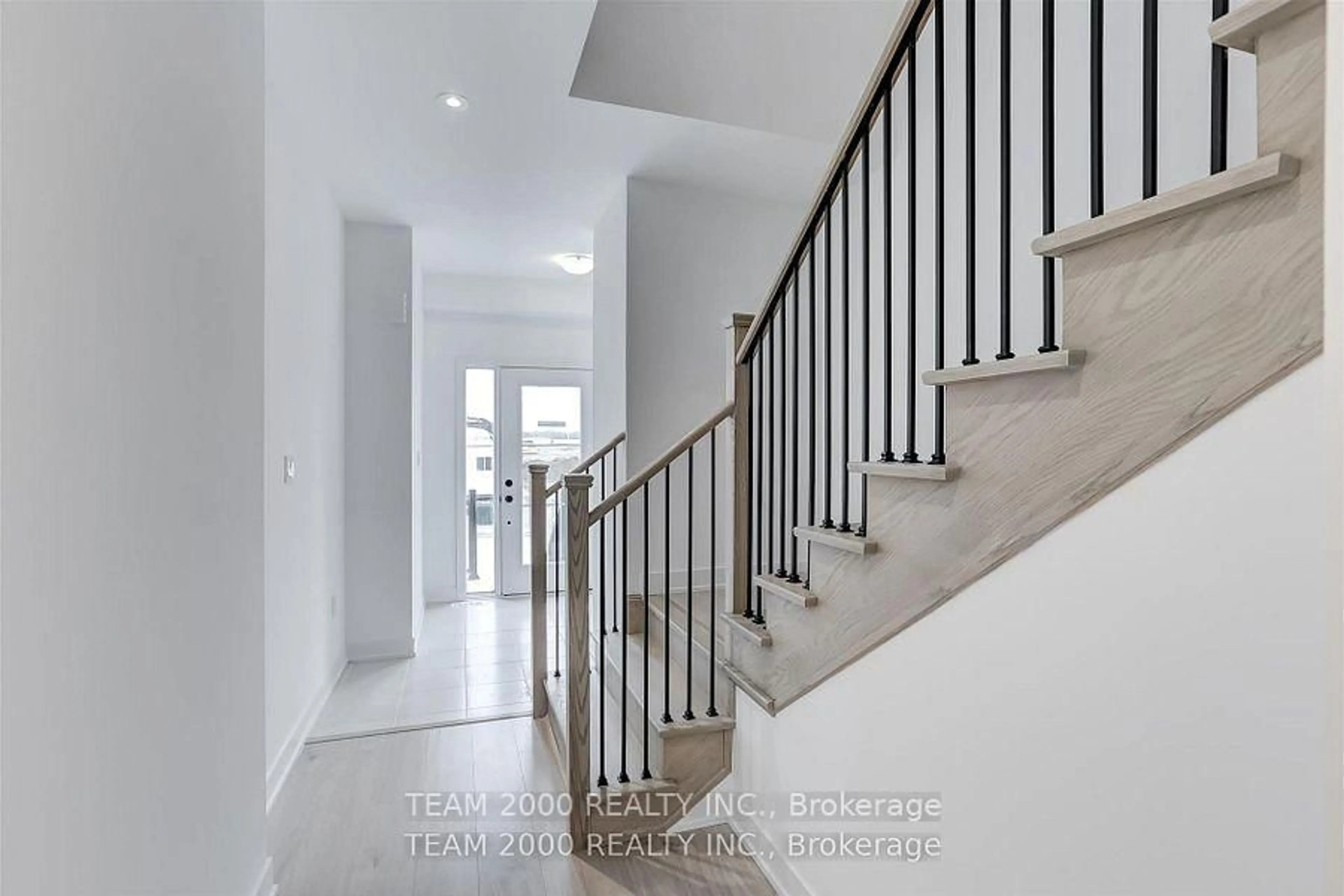Stairs for 26 Wheatfield Rd, Barrie Ontario L9J 0T9