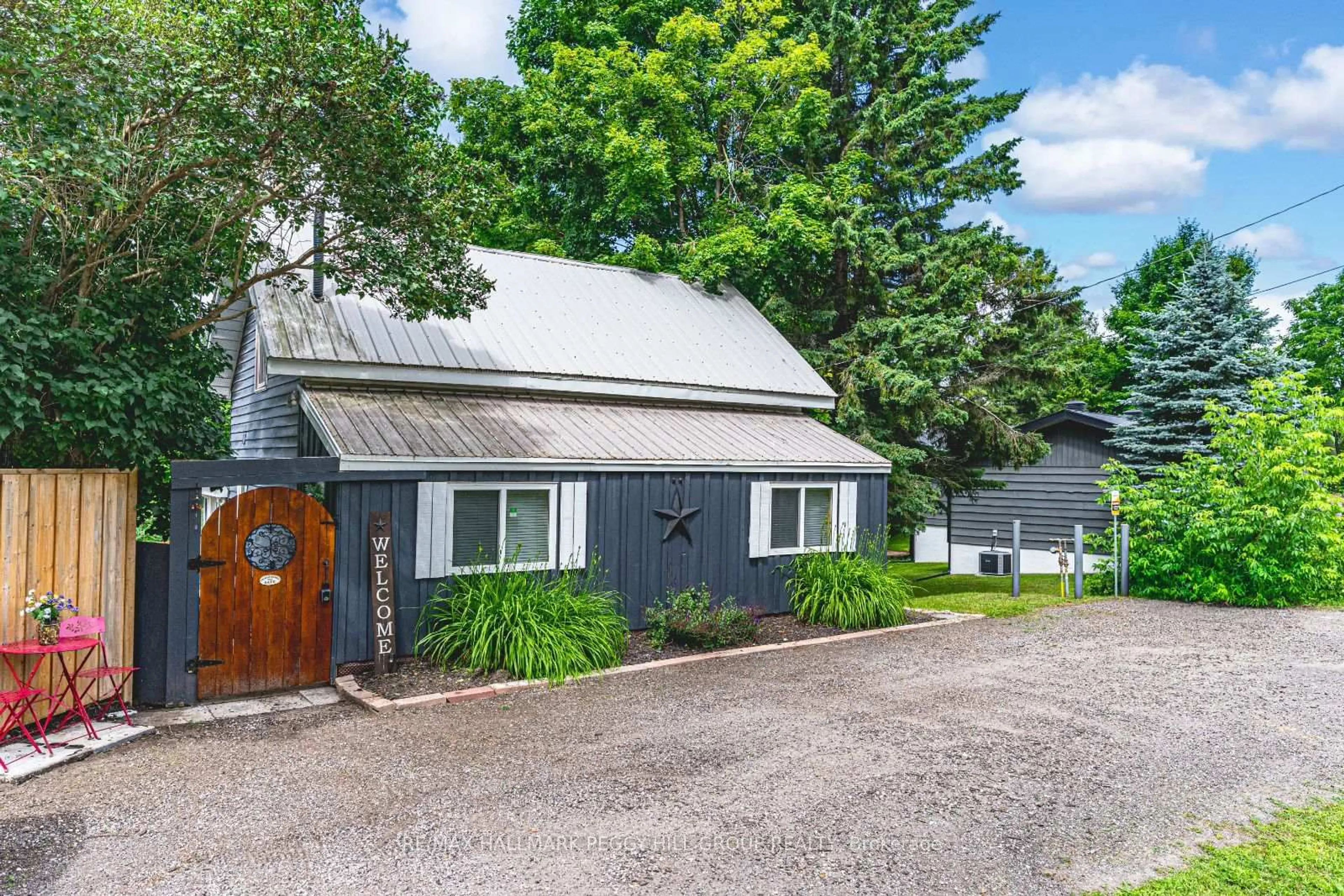 A pic from outside/outdoor area/front of a property/back of a property/a pic from drone, street for 9866 County Road 93, Penetanguishene Ontario L0K 2E1