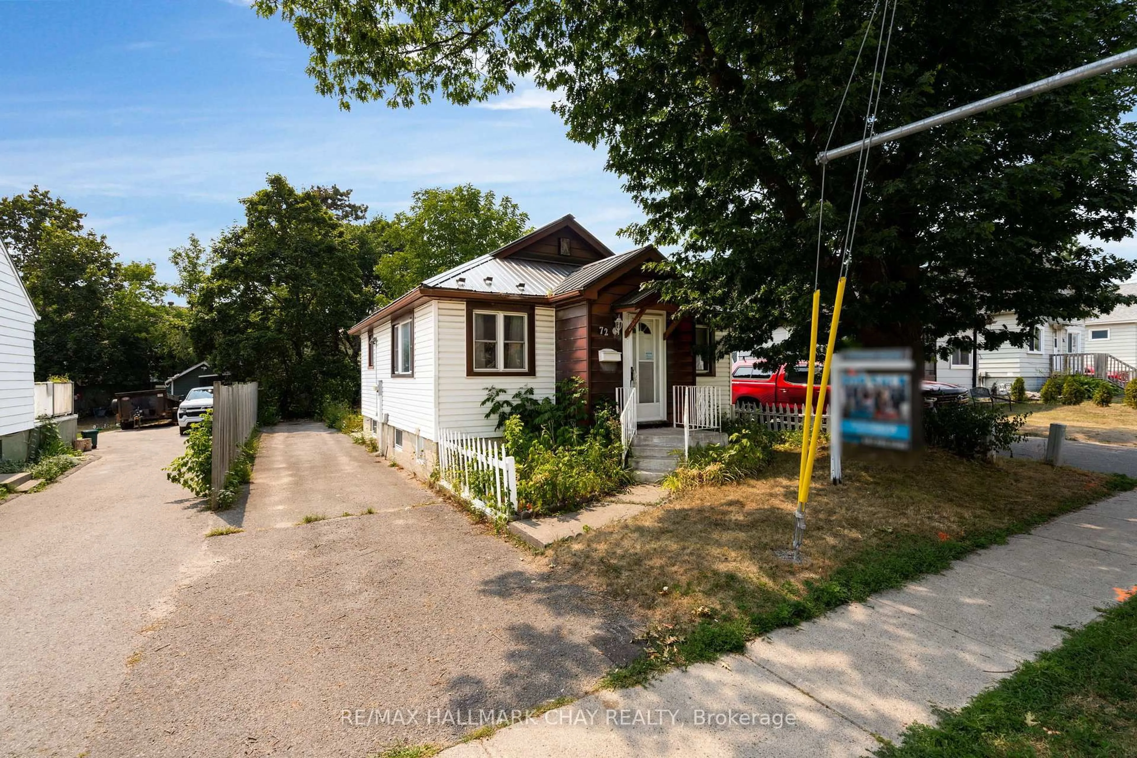 Unknown for 72 Eccles St, Barrie Ontario L4N 1Y4