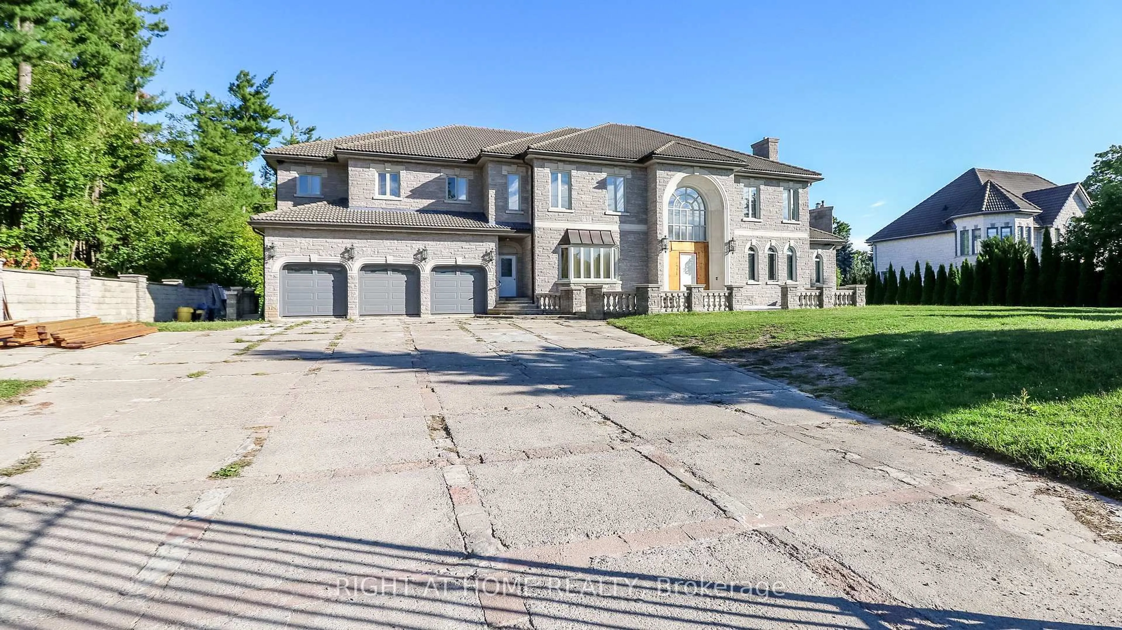 Home with brick exterior material, street for 290 Tollendal Mill Rd, Barrie Ontario L4N 7S6