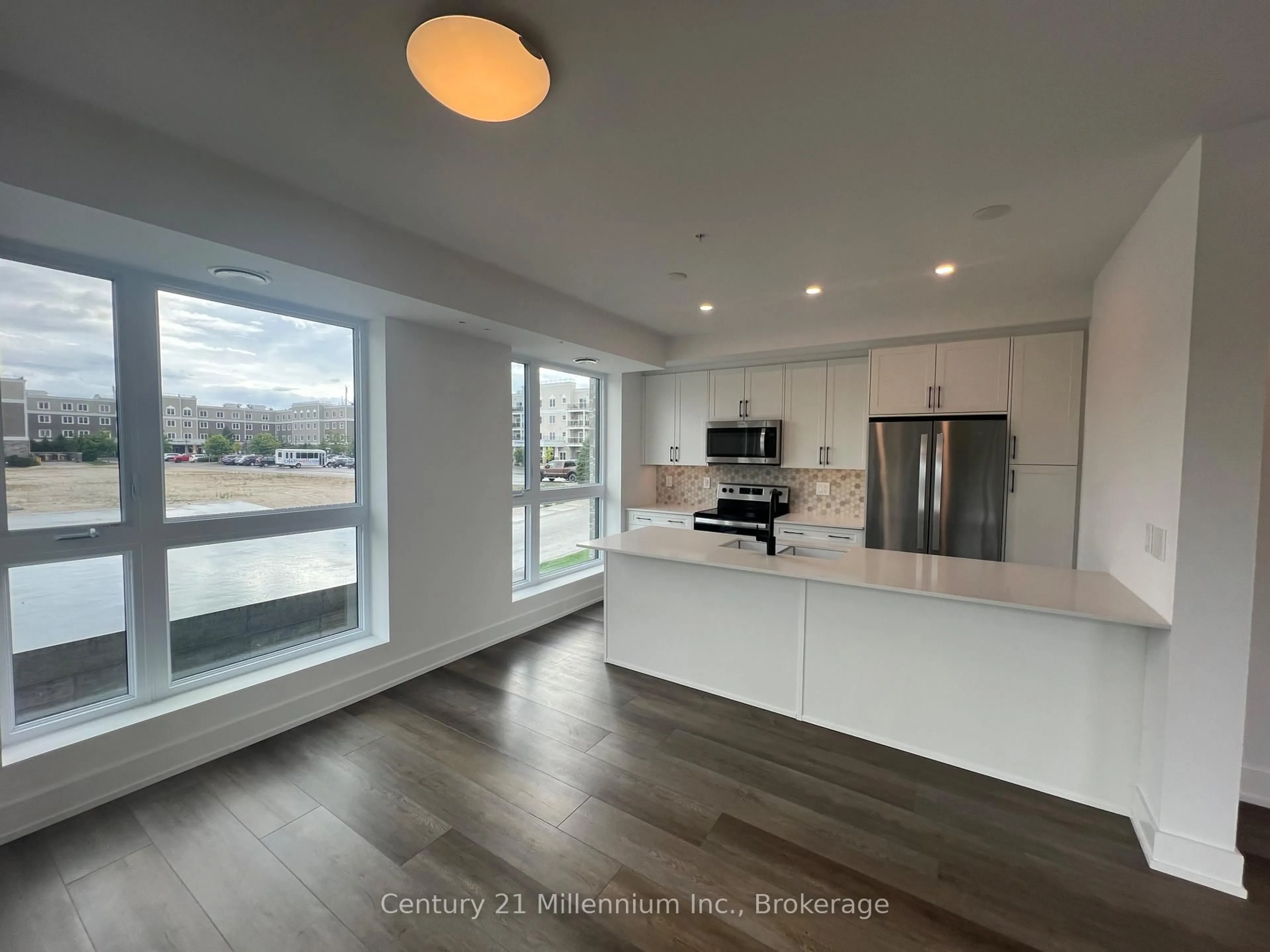 Open concept kitchen, unknown for 4 Kimberly Lane #122, Collingwood Ontario L9Y 5B4