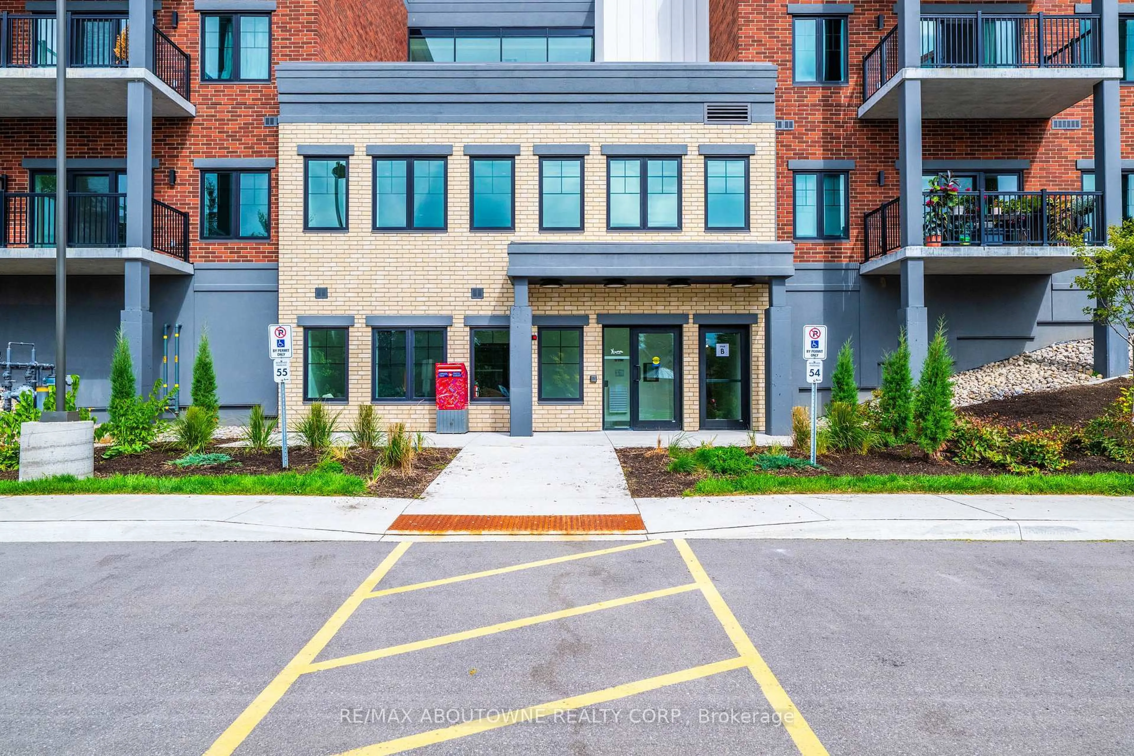 Unknown for 121 Mary St #414, Clearview Ontario L0M 1G0