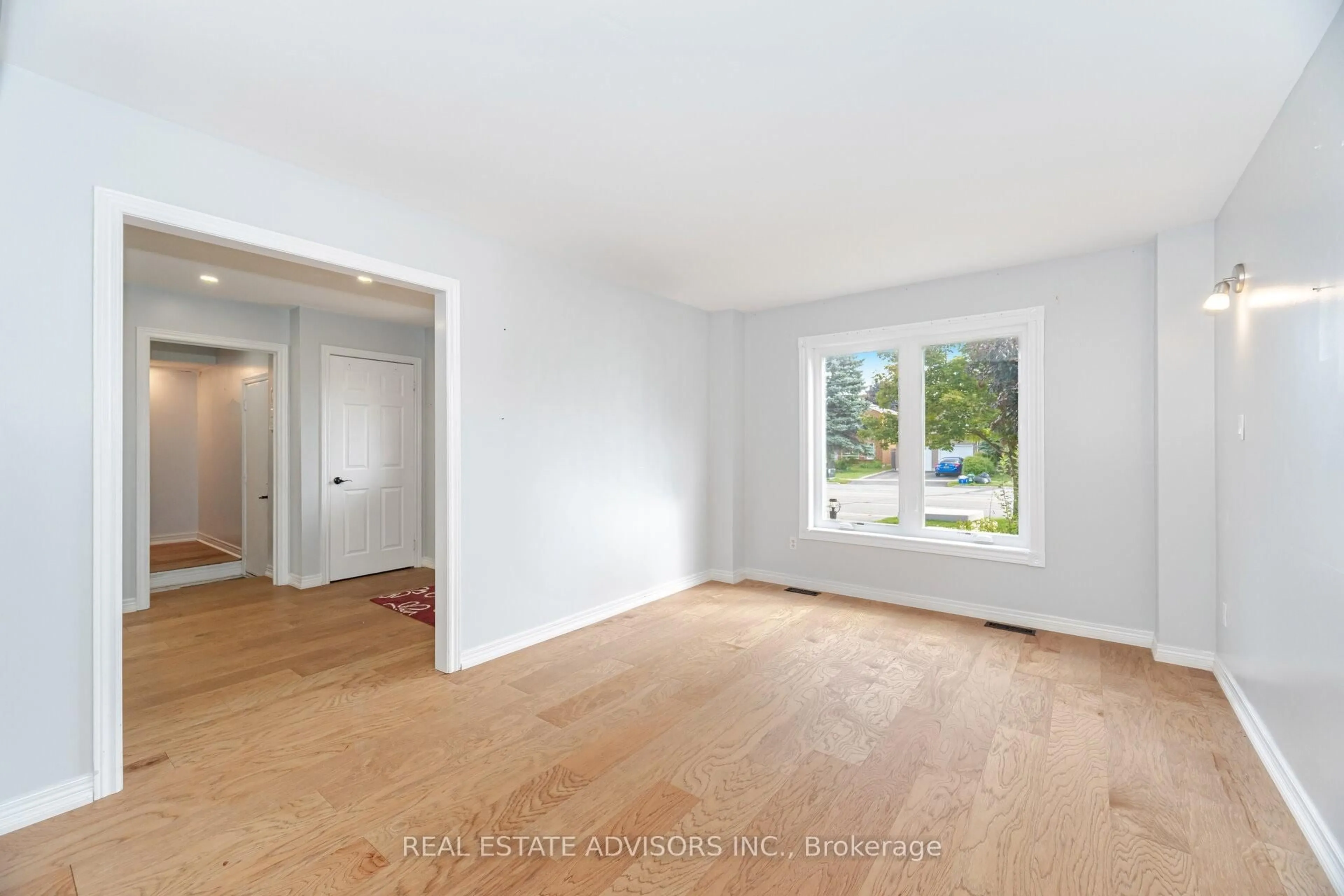 A pic of a room for 186 Ferndale Dr, Barrie Ontario L4N 8A1
