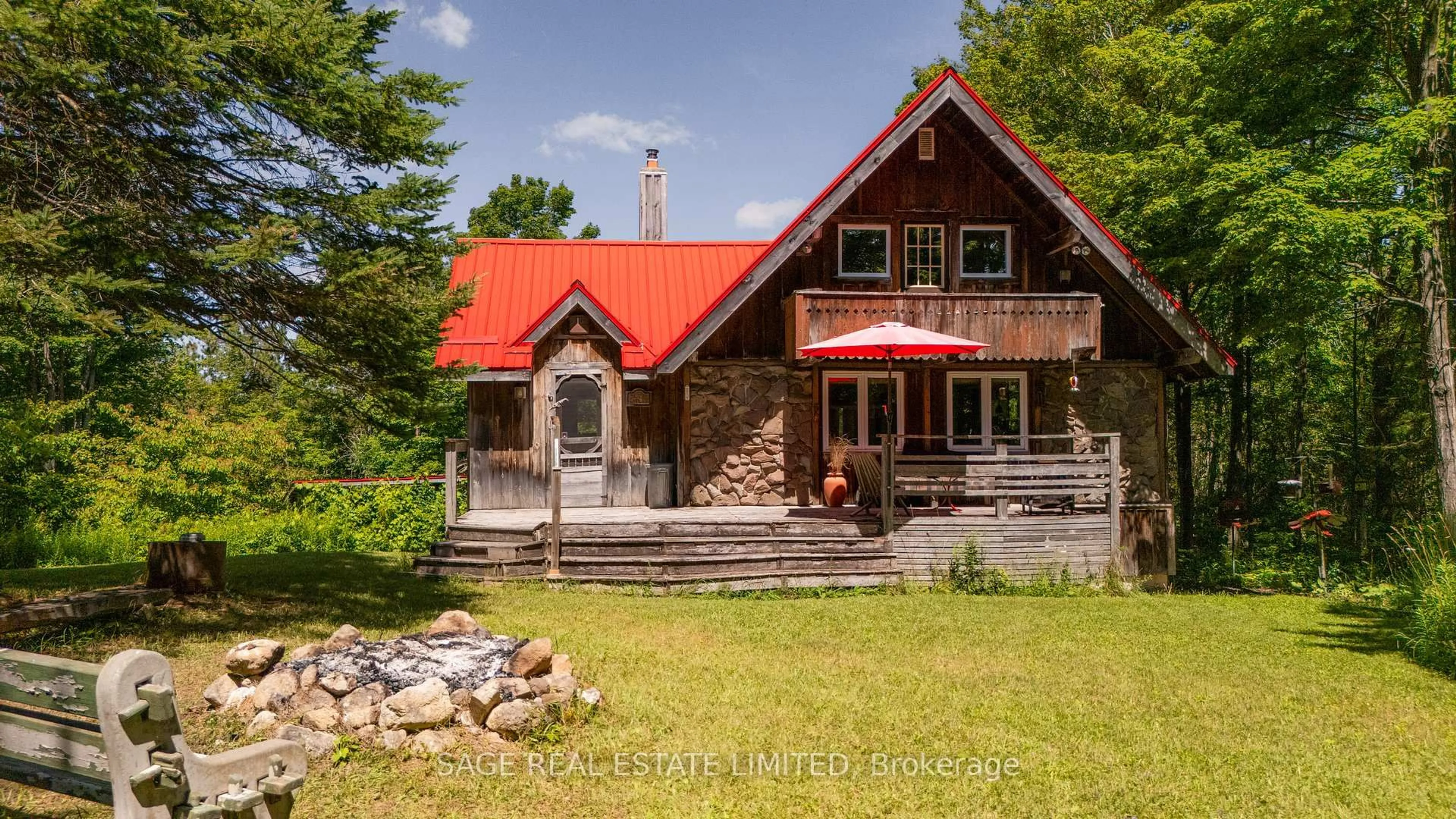 A pic from outside/outdoor area/front of a property/back of a property/a pic from drone, building for 9324 Ewing Rd, Clearview Ontario N0C 1M0