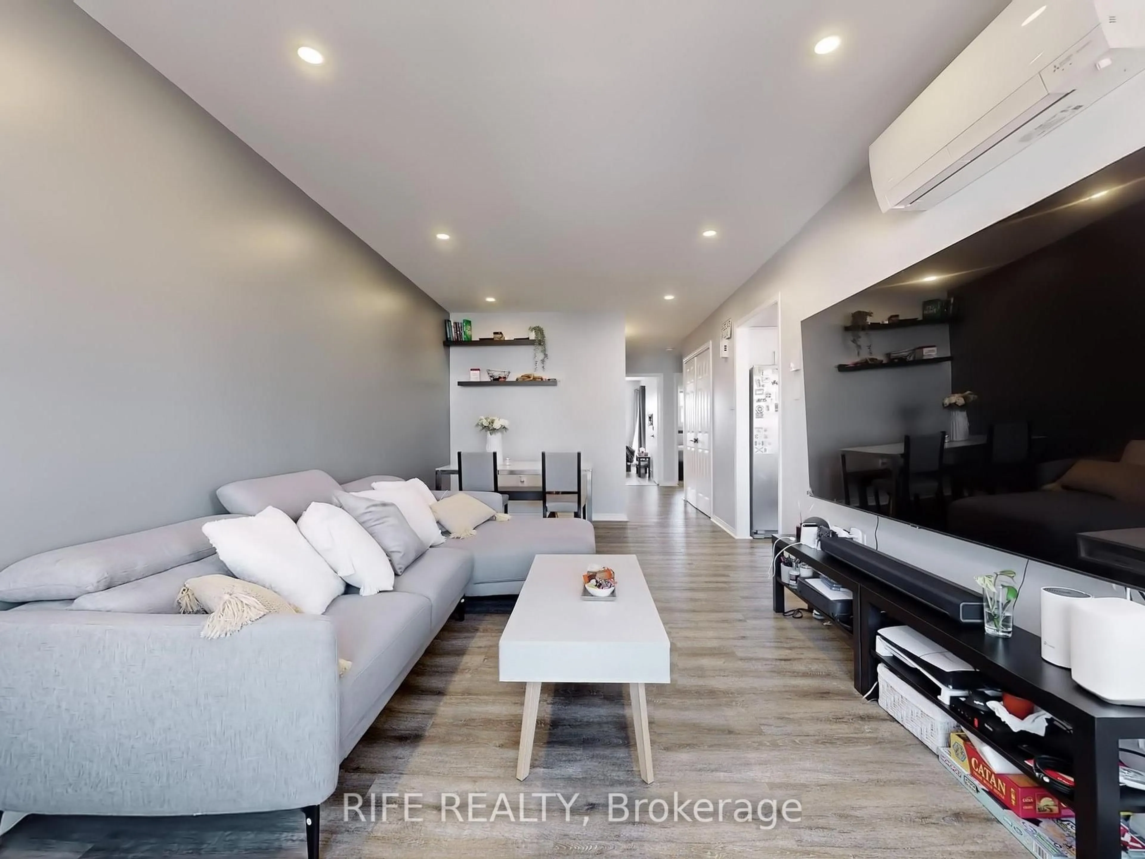 Living room with furniture, unknown for 120 D'Ambrosio Dr #34, Barrie Ontario L4N 7W3