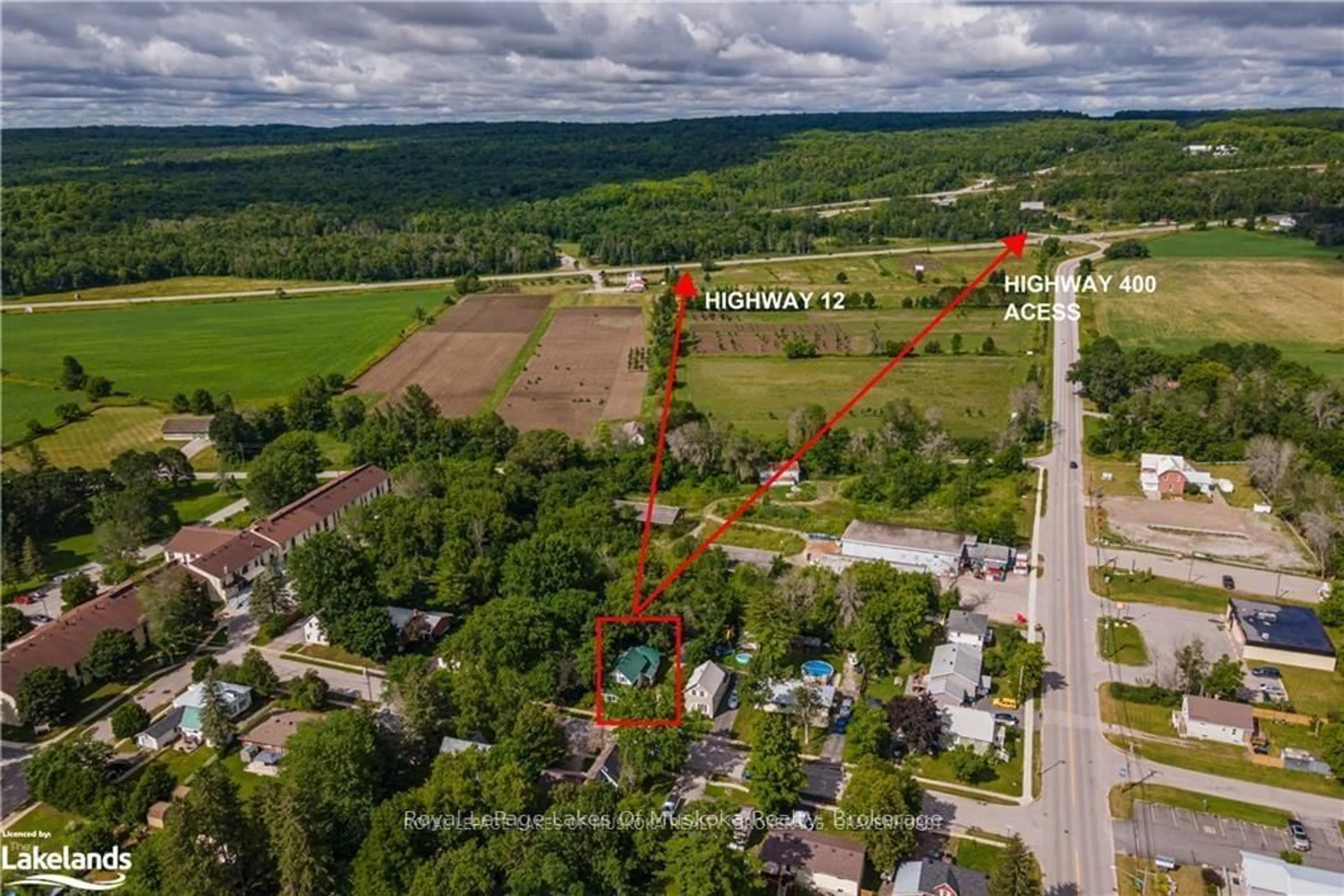 A pic from outside/outdoor area/front of a property/back of a property/a pic from drone, unknown for 6 Bush St, Severn Ontario L0K 1E0