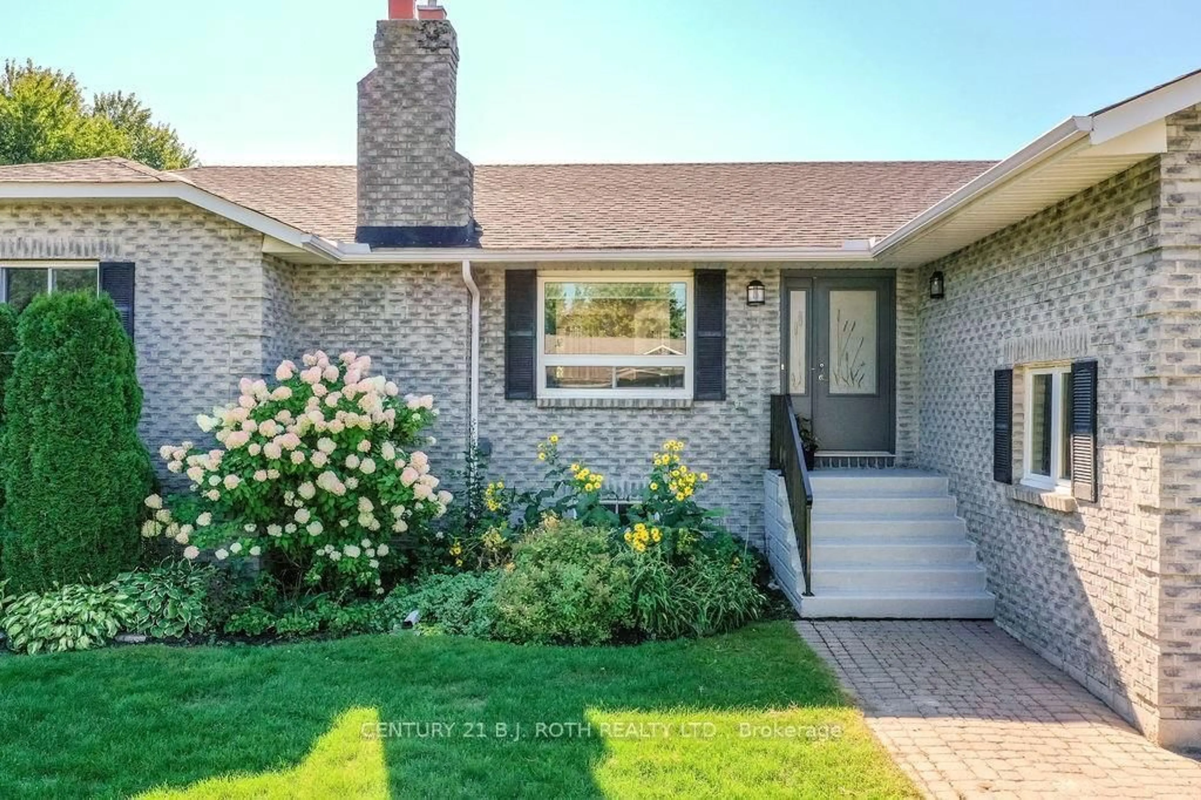 Home with brick exterior material, street for 3 MAPLE Gate, Ramara Ontario L0K 1B0
