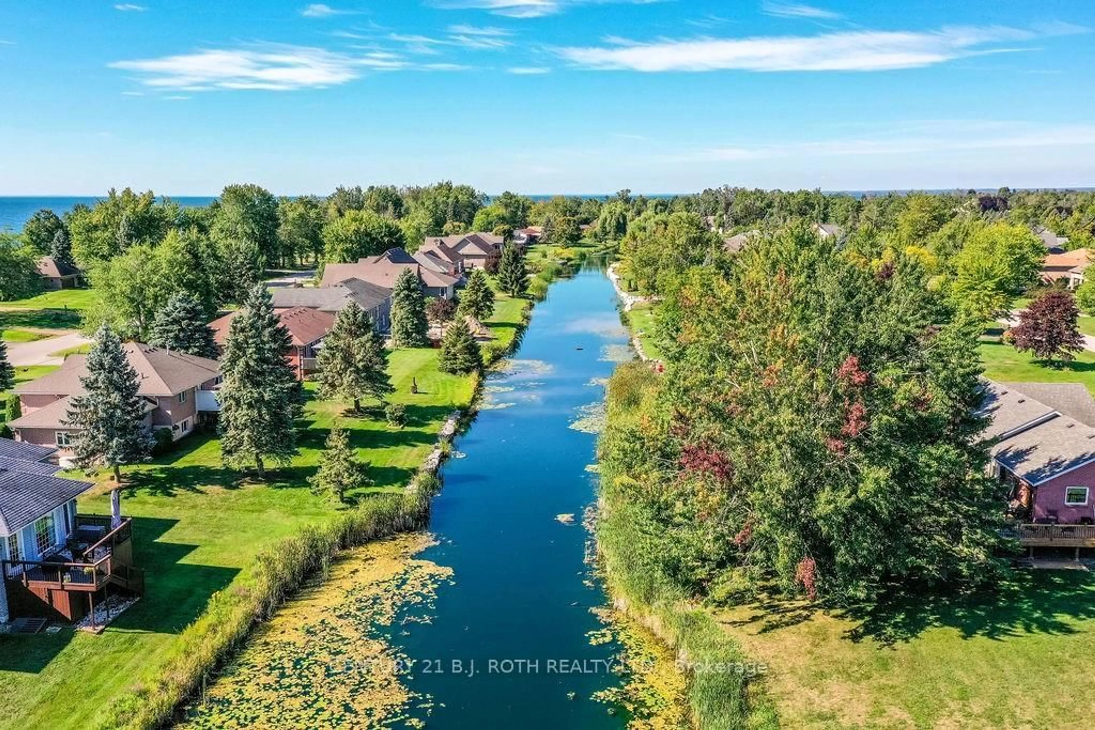 A pic from outside/outdoor area/front of a property/back of a property/a pic from drone, water/lake/river/ocean view for 3 MAPLE Gate, Ramara Ontario L0K 1B0