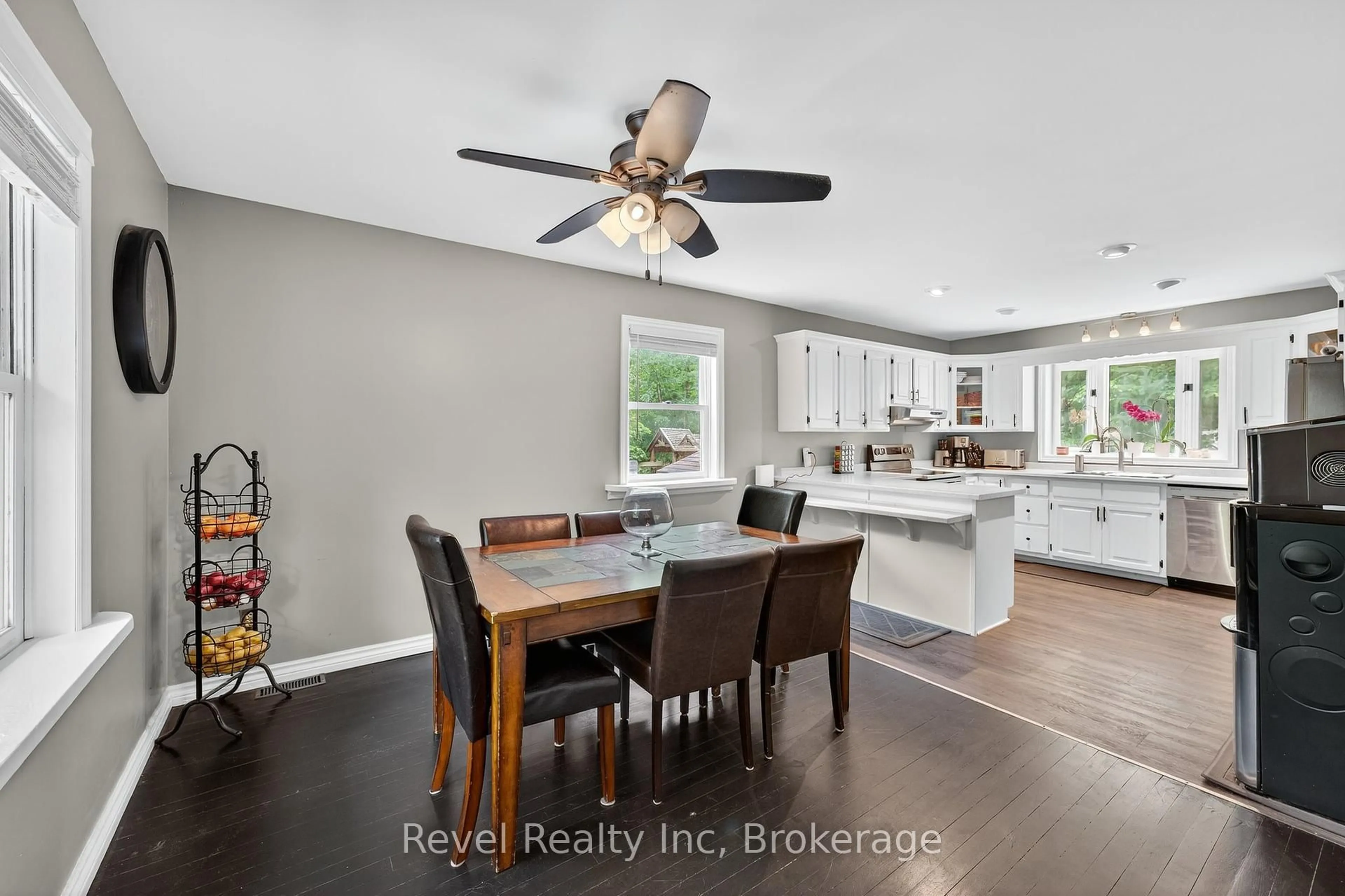 Open concept kitchen, unknown for 6 Bayside Rd, Tiny Ontario L9M 0H8