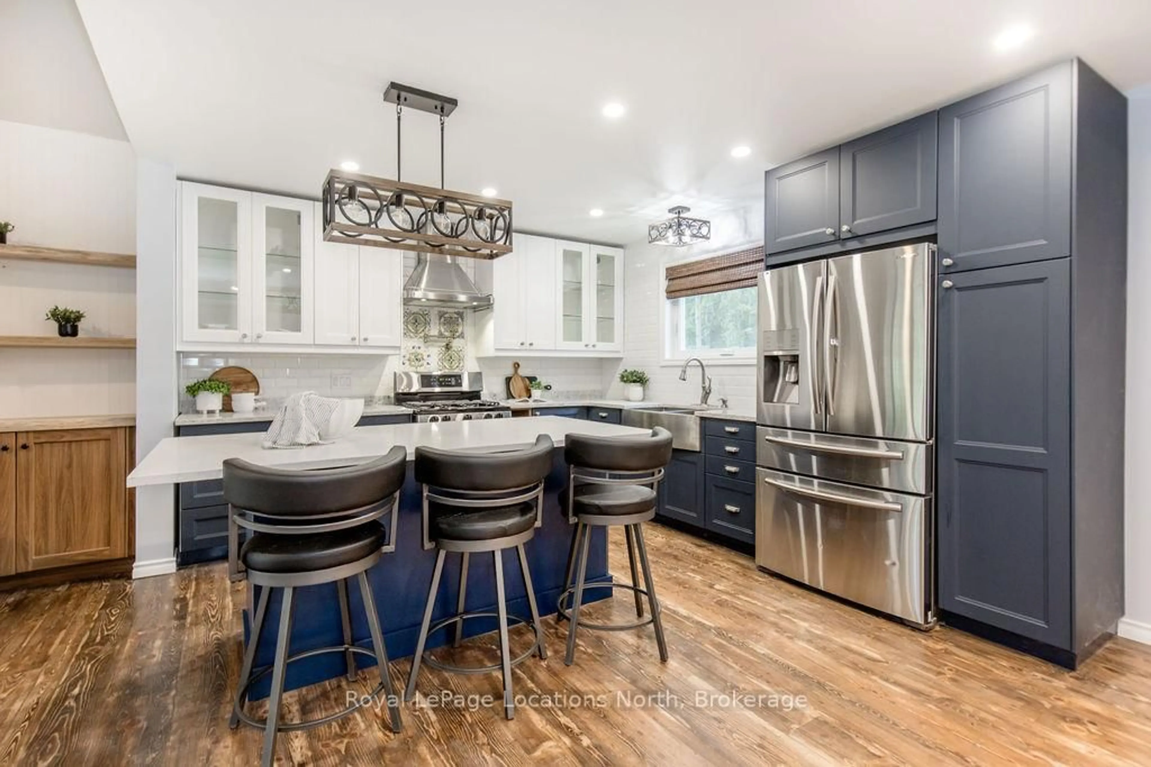 Open concept kitchen, unknown for 44 STROUD Cres, Wasaga Beach Ontario L9Z 2T5