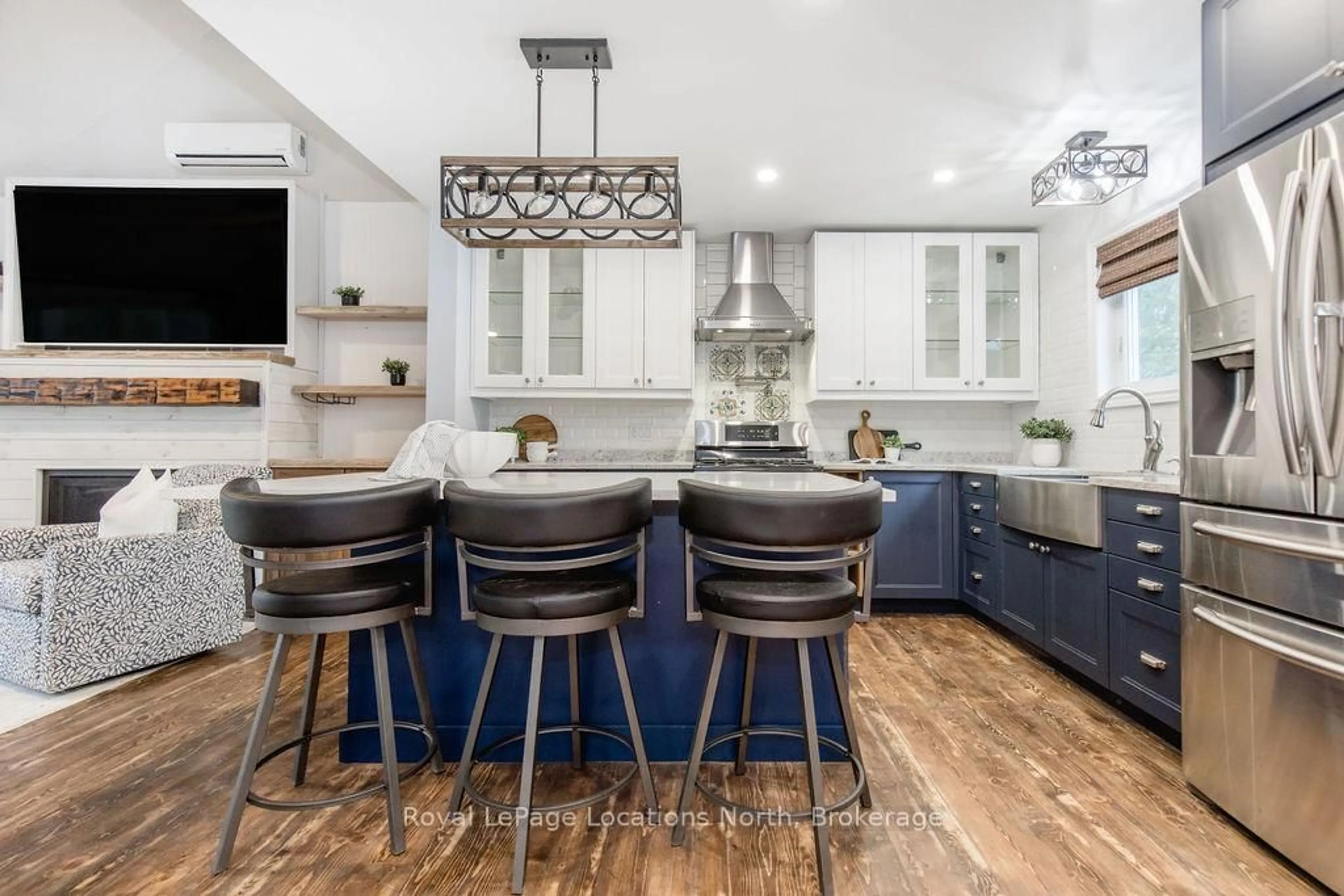 Open concept kitchen, unknown for 44 STROUD Cres, Wasaga Beach Ontario L9Z 2T5
