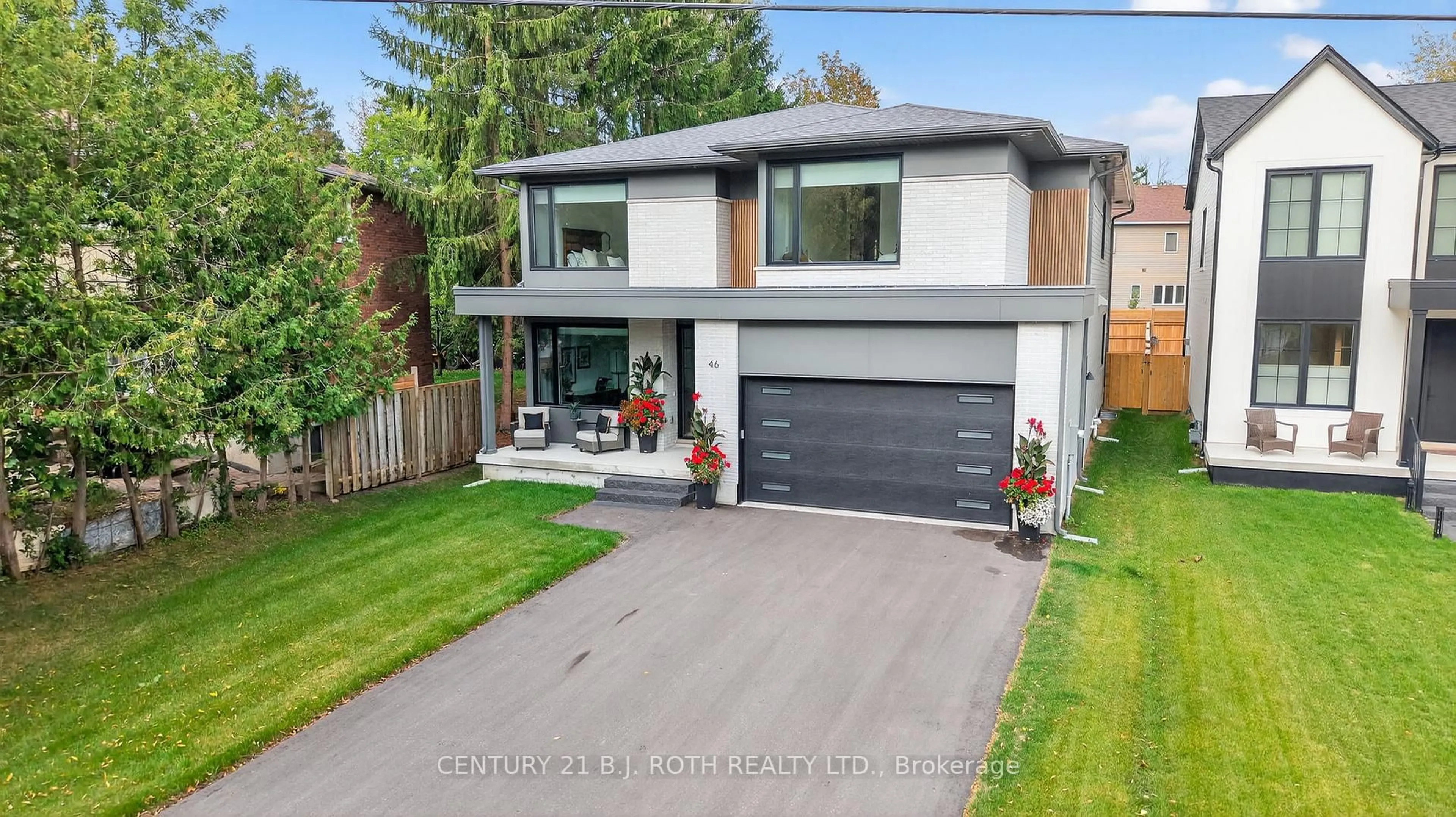 Home with brick exterior material, street for 46 Tyndale Rd, Barrie Ontario L4N 7T1