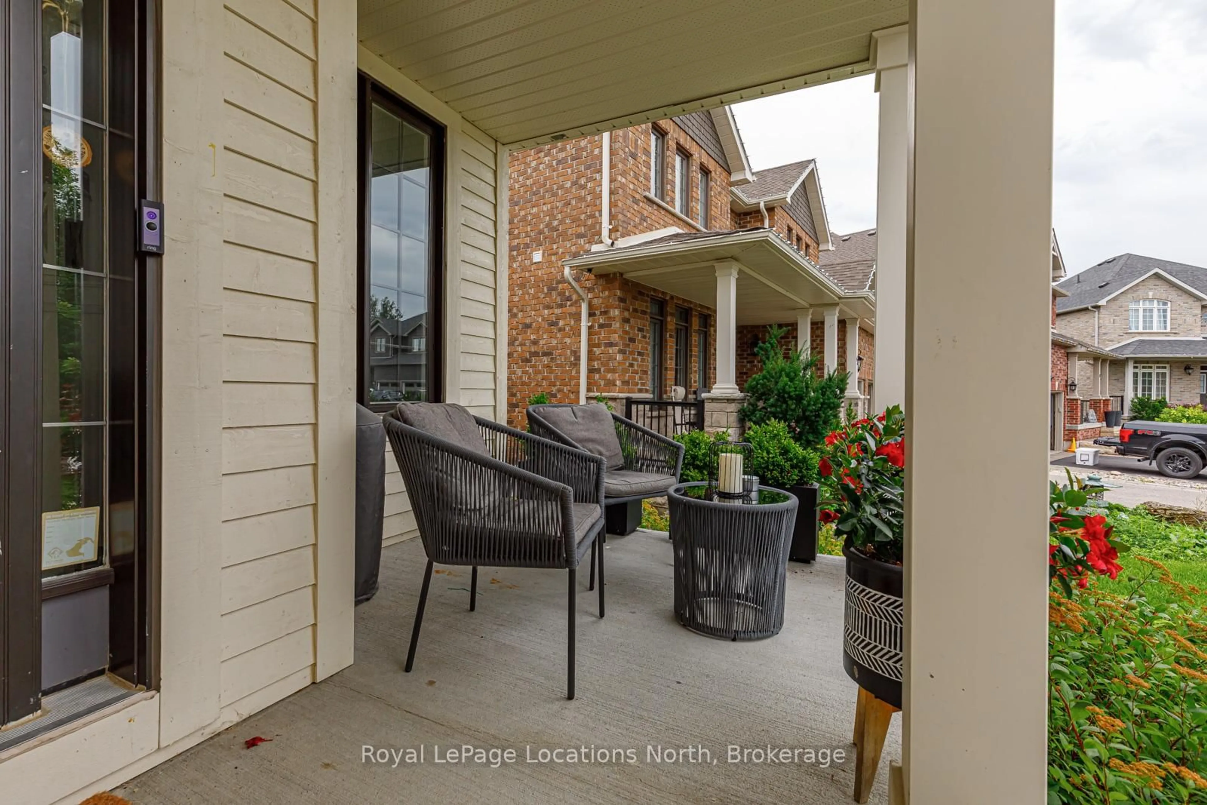 Patio, street for 43 Garbutt Cres, Collingwood Ontario L9Y 0H6