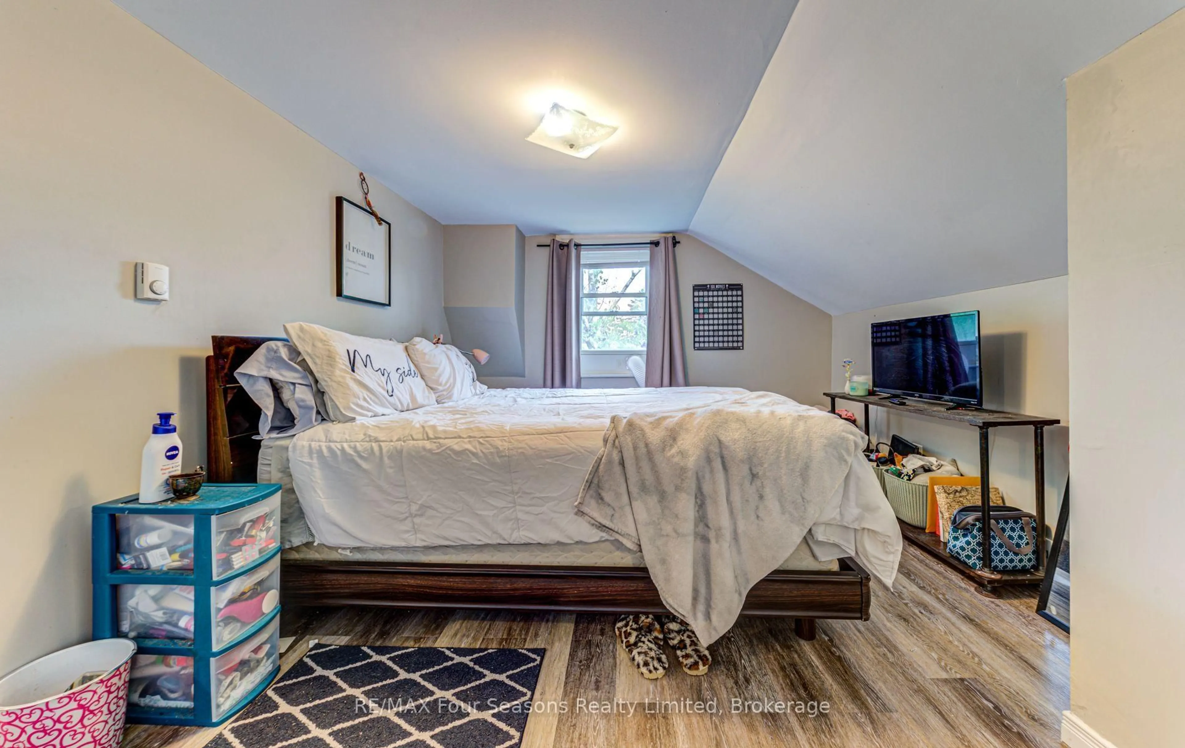 Bedroom with bed, unknown for 393 Second St, Collingwood Ontario L9Y 1G9