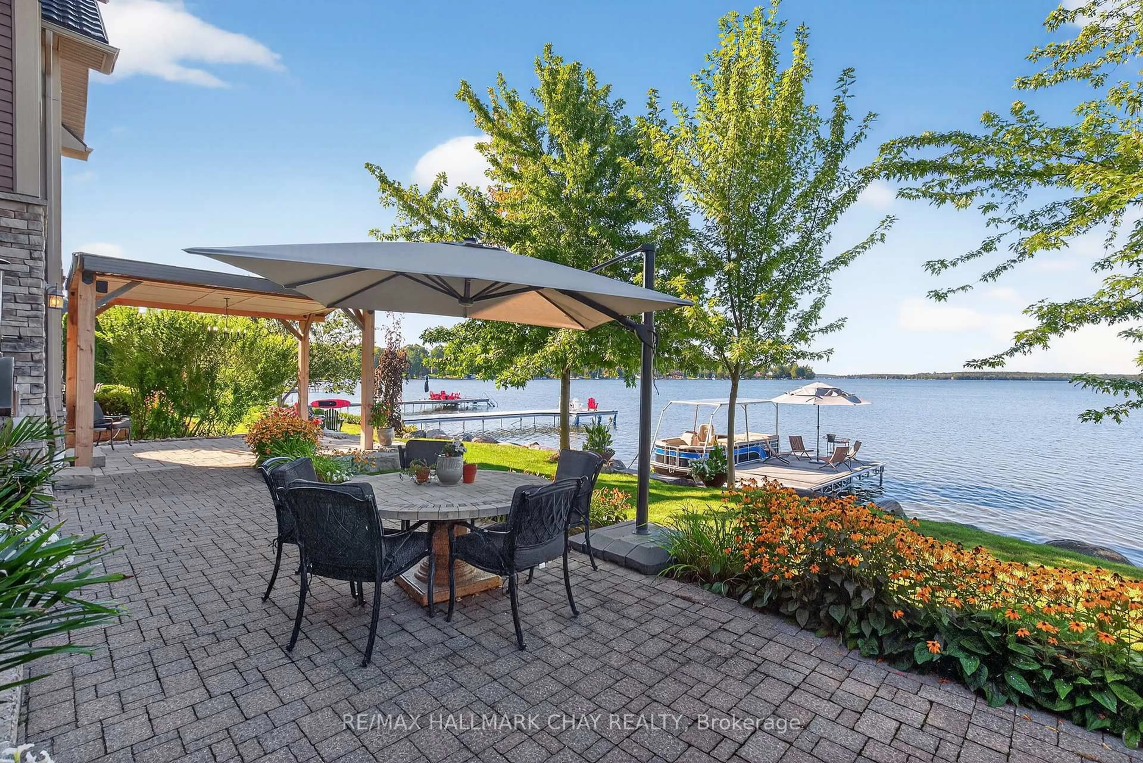 Patio, water/lake/river/ocean view for 147 Victoria Cres, Orillia Ontario L3V 0J5