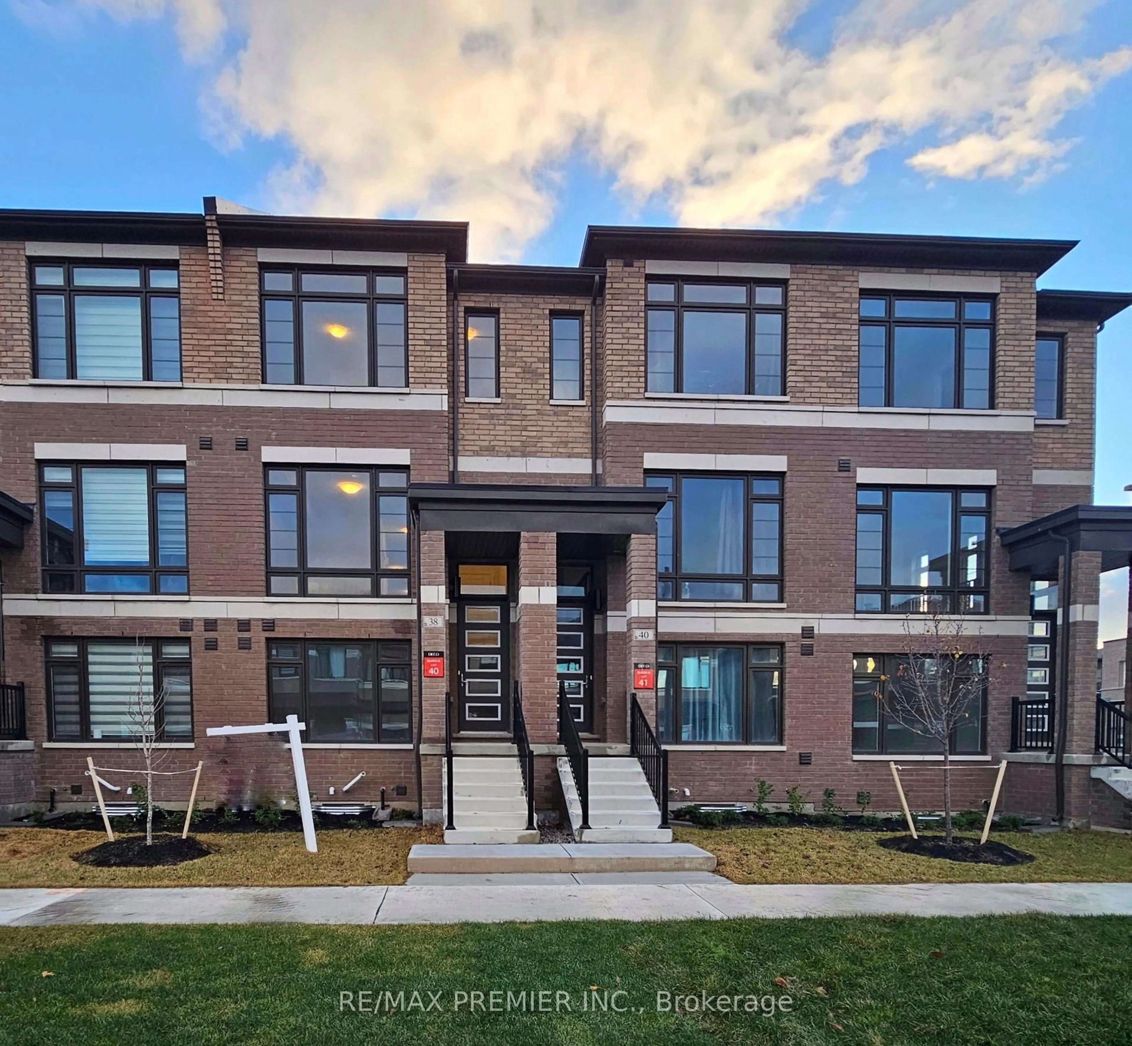 Home with brick exterior material, unknown for 38 Cherry Hill Lane, Barrie Ontario L4N 6K7