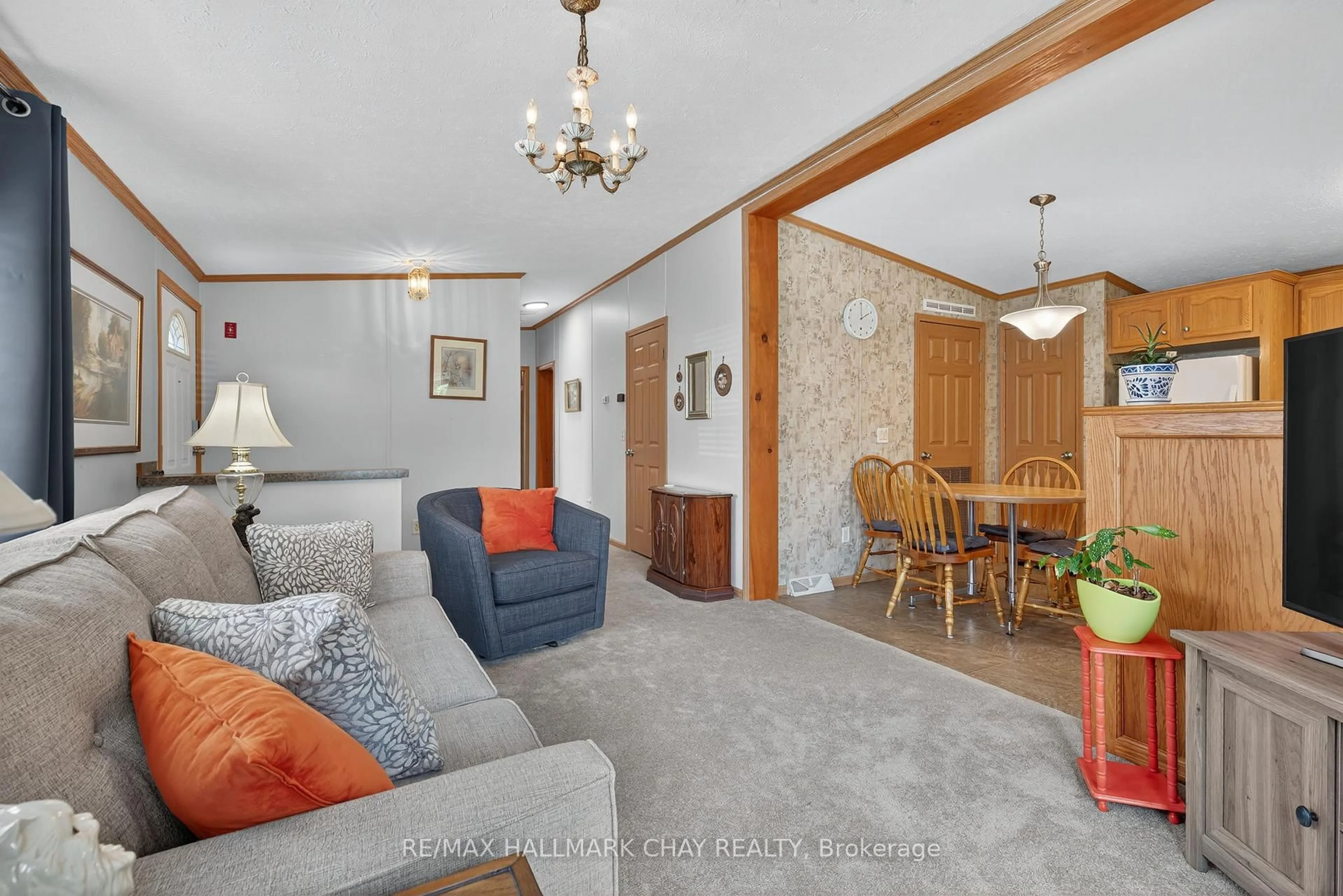 Living room with furniture, unknown for 3 Illinois Cres, Wasaga Beach Ontario L9Z 3A8
