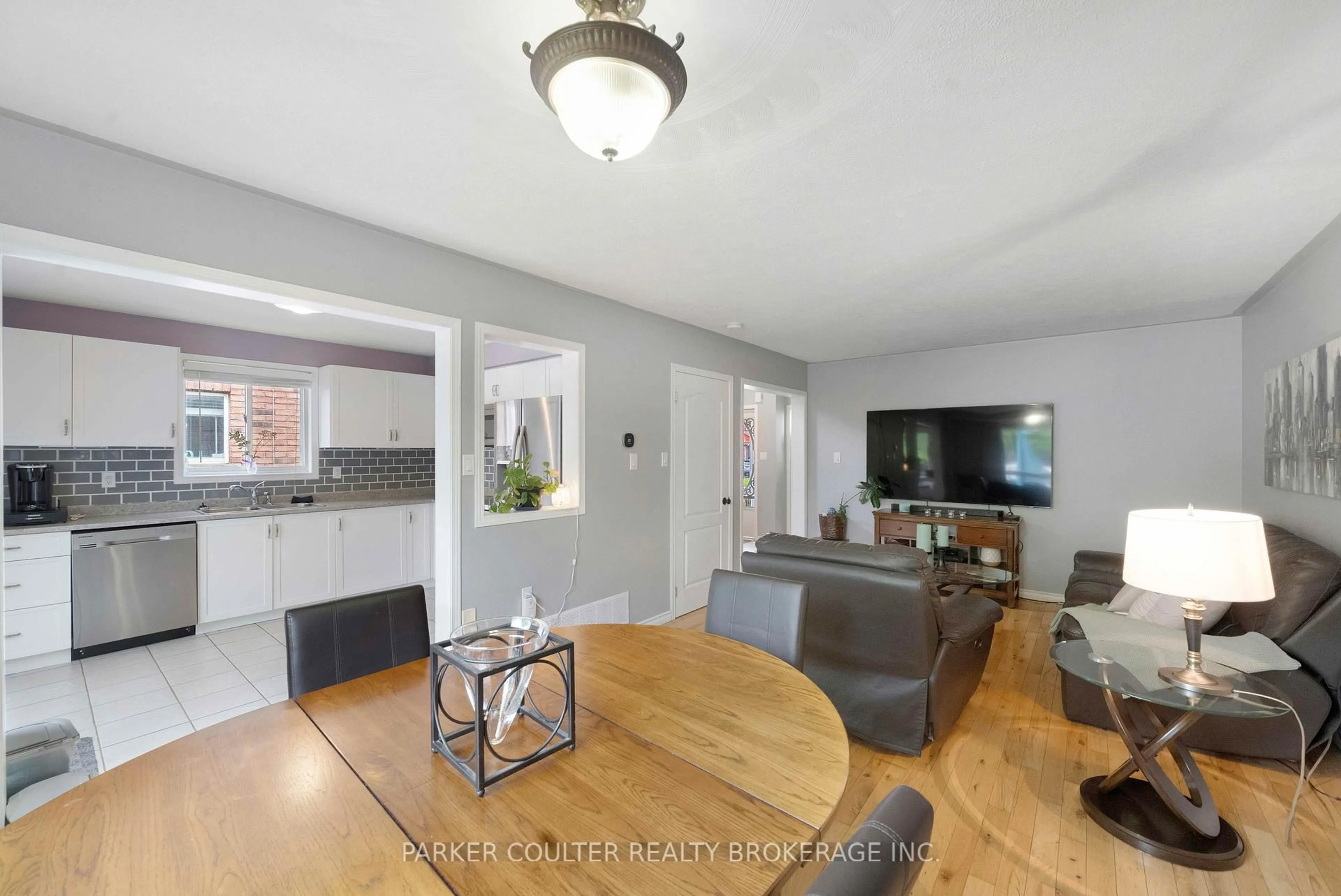 Open concept kitchen, unknown for 173 Julia Cres, Orillia Ontario L3V 7W8