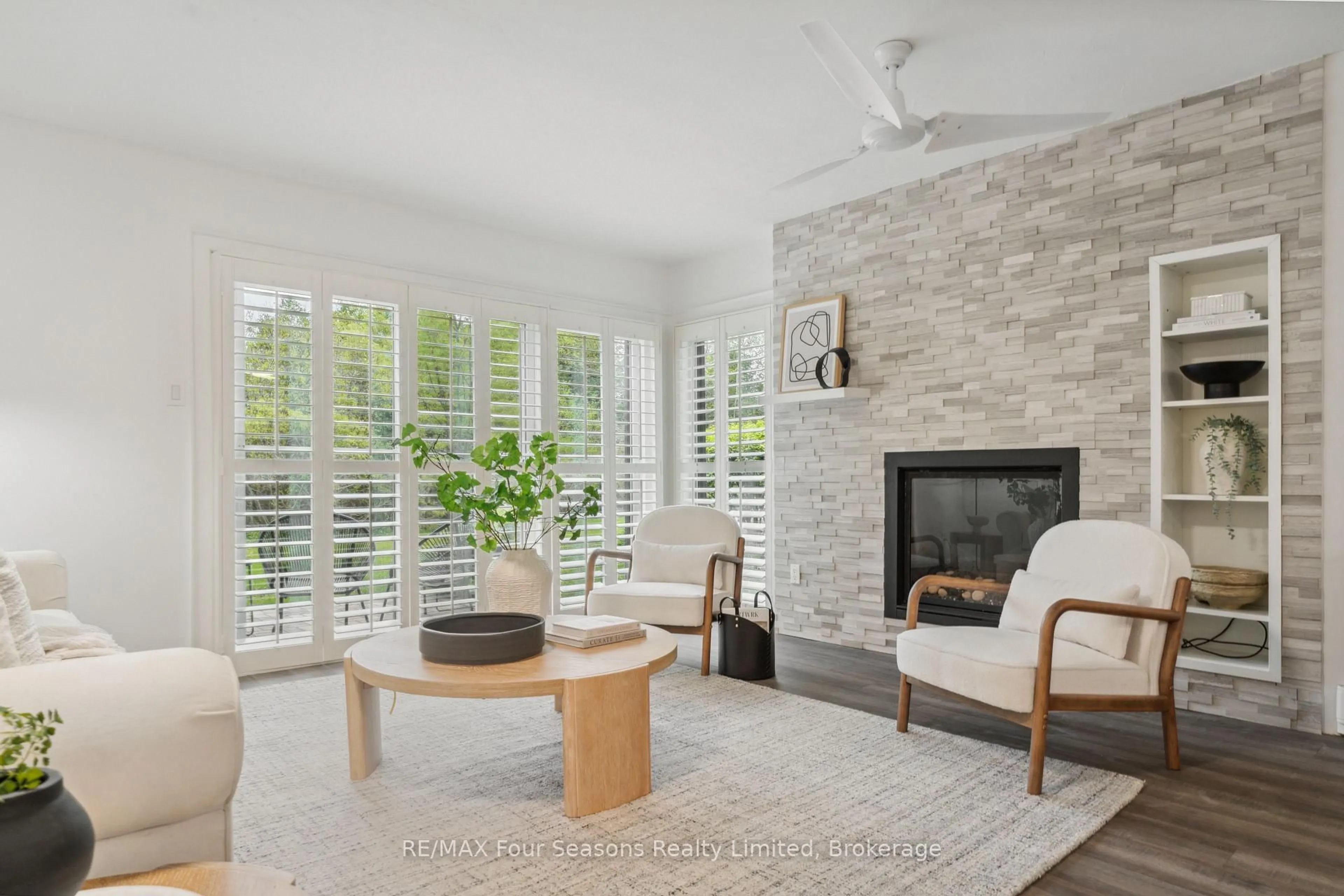 Living room with furniture, ceramic/tile floor for 44 Trott Blvd #7, Collingwood Ontario L9Y 5B7