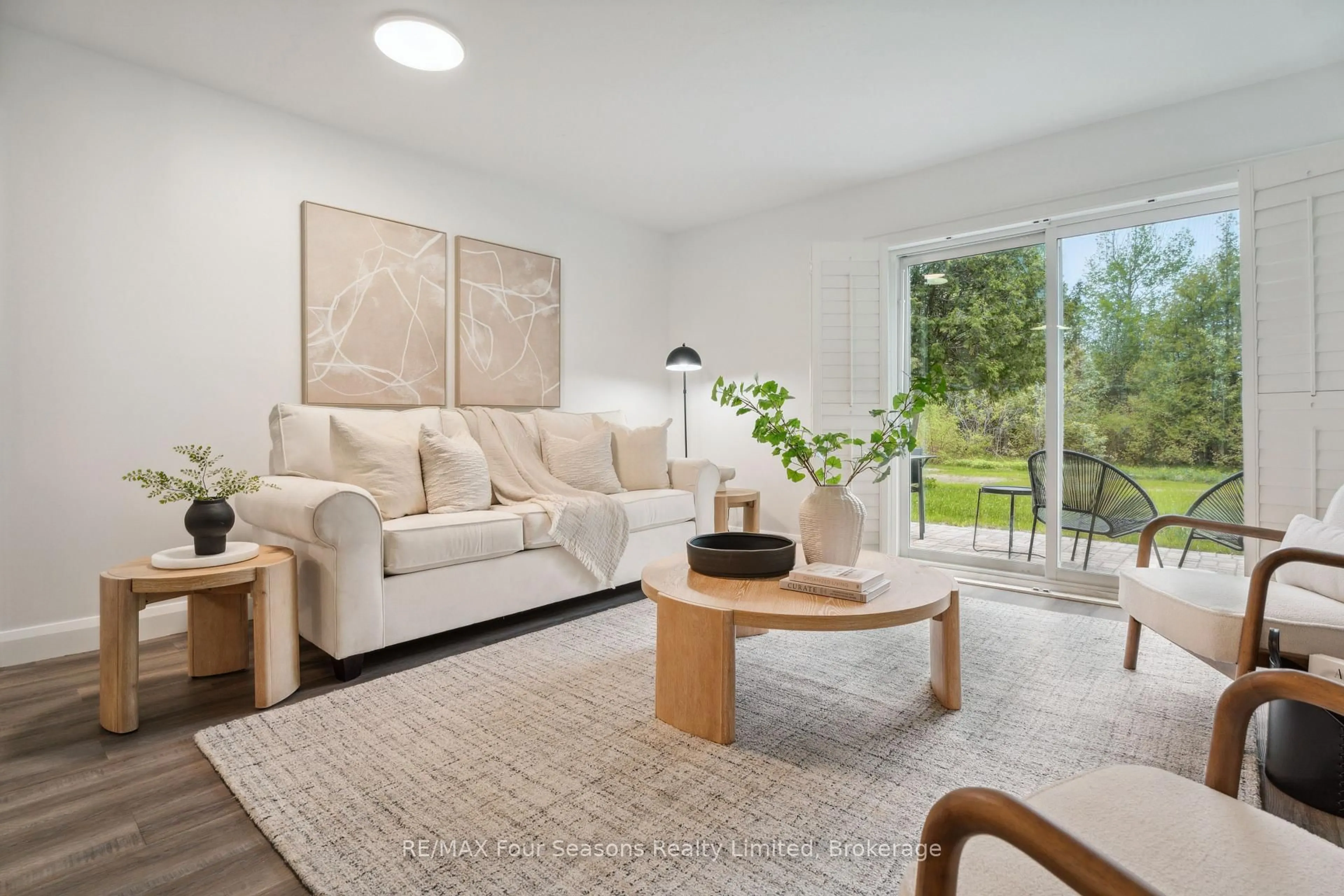 Living room with furniture, unknown for 44 Trott Blvd #7, Collingwood Ontario L9Y 5B7
