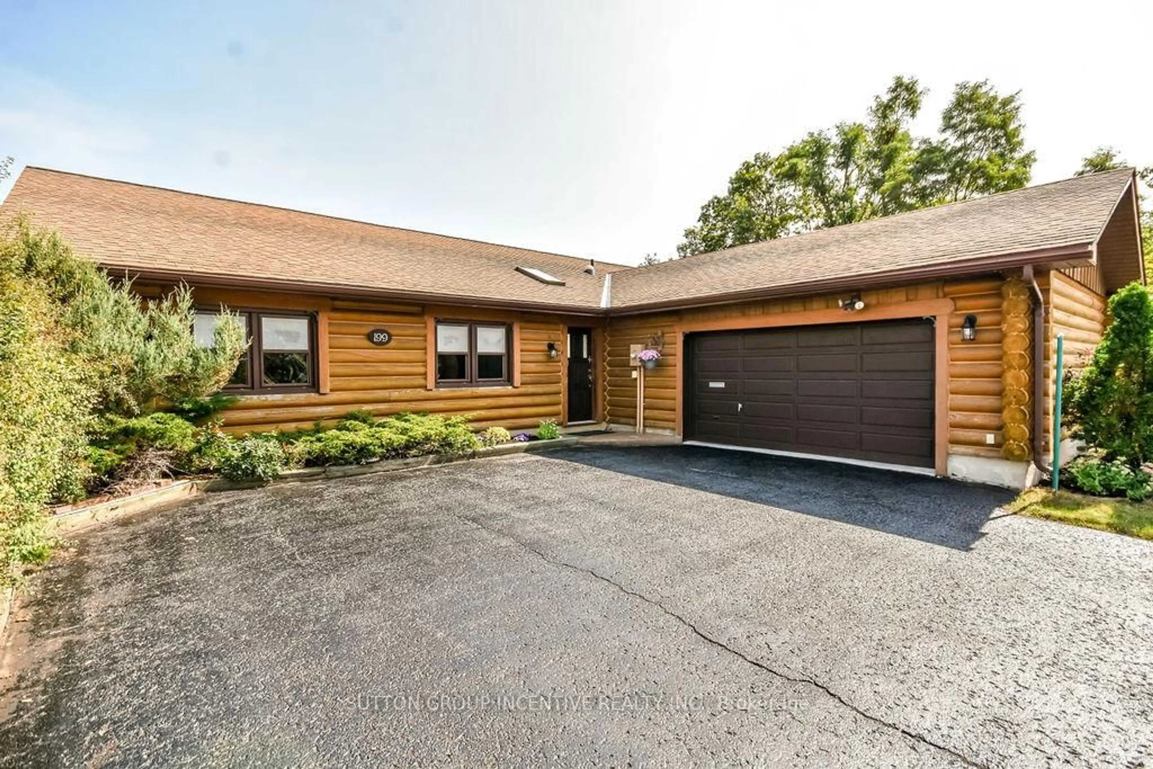 Home with brick exterior material, unknown for 199 Anne St, Barrie Ontario L4N 4T4